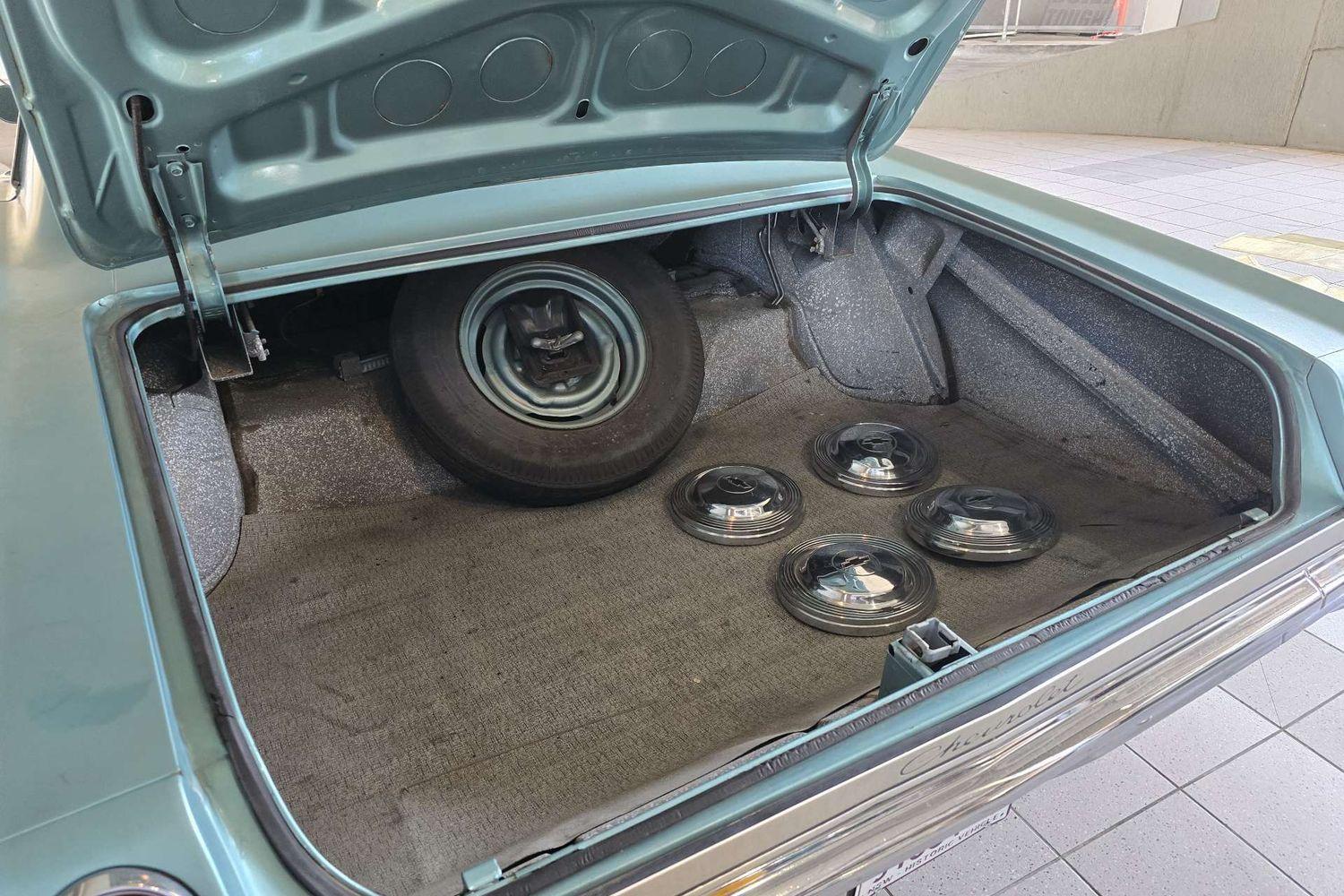 1965 CHEVROLET IMPALA AUTOMATIC 4D HARDTOP