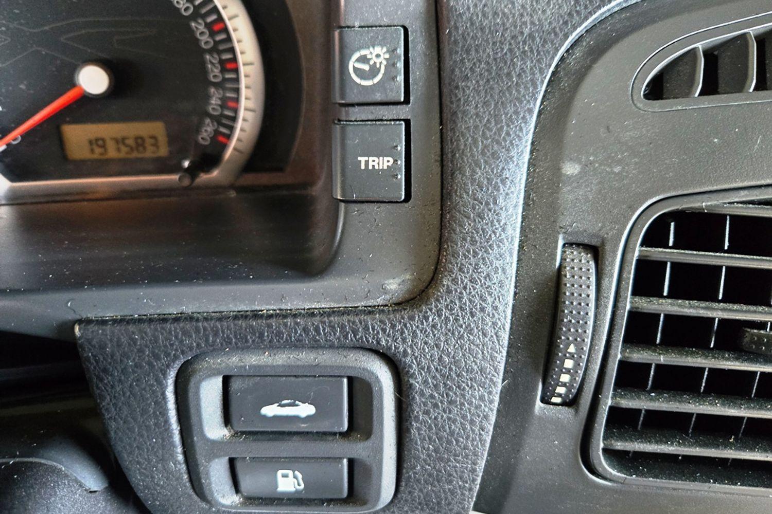 2004 FORD FALCON BA XR6T 5 SP MANUAL 4D SEDAN