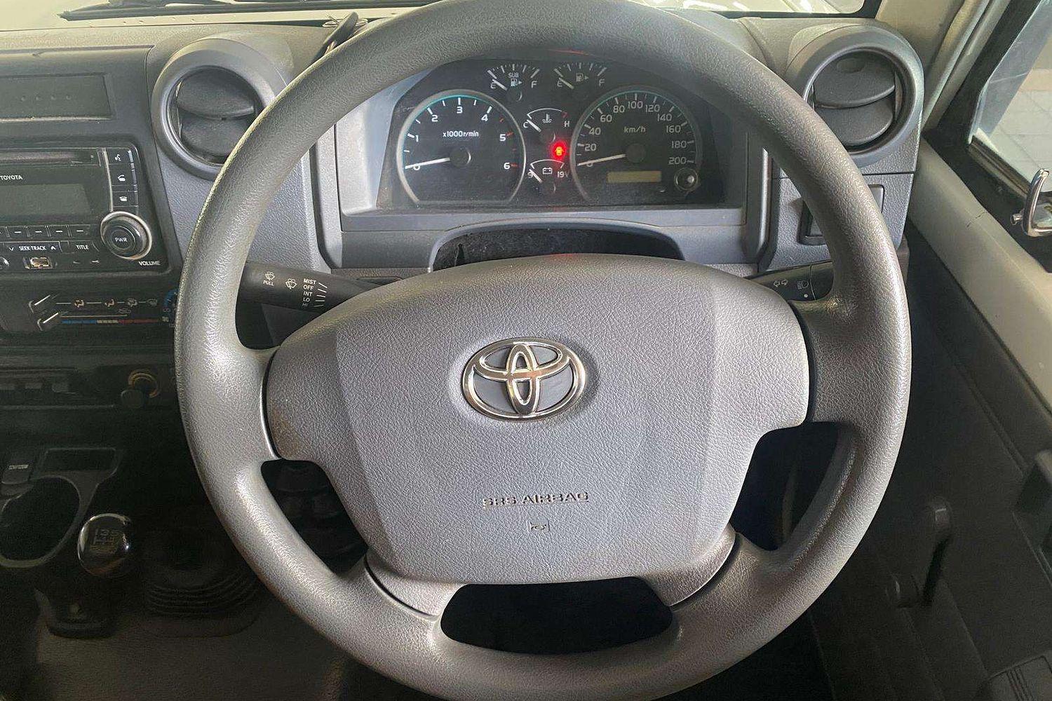 2012 TOYOTA LANDCRUISER VDJ79R MY12 UPDATE WORKMATE (4x4) 5 SP MANUAL C/CHAS