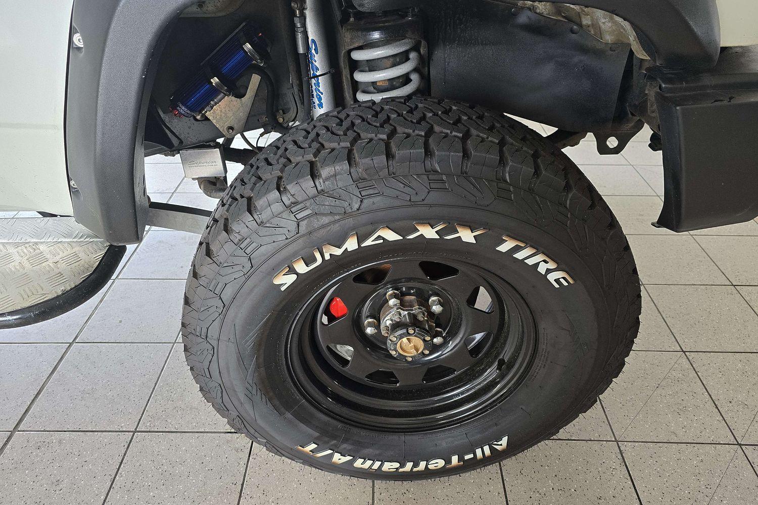 2012 TOYOTA LANDCRUISER VDJ79R MY12 UPDATE WORKMATE (4x4) 5 SP MANUAL C/CHAS