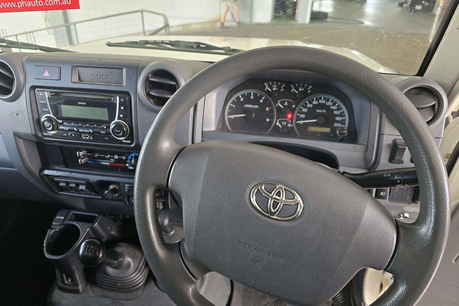 2012 TOYOTA LANDCRUISER VDJ79R MY12 UPDATE WORKMATE (4x4) 5 SP MANUAL C/CHAS