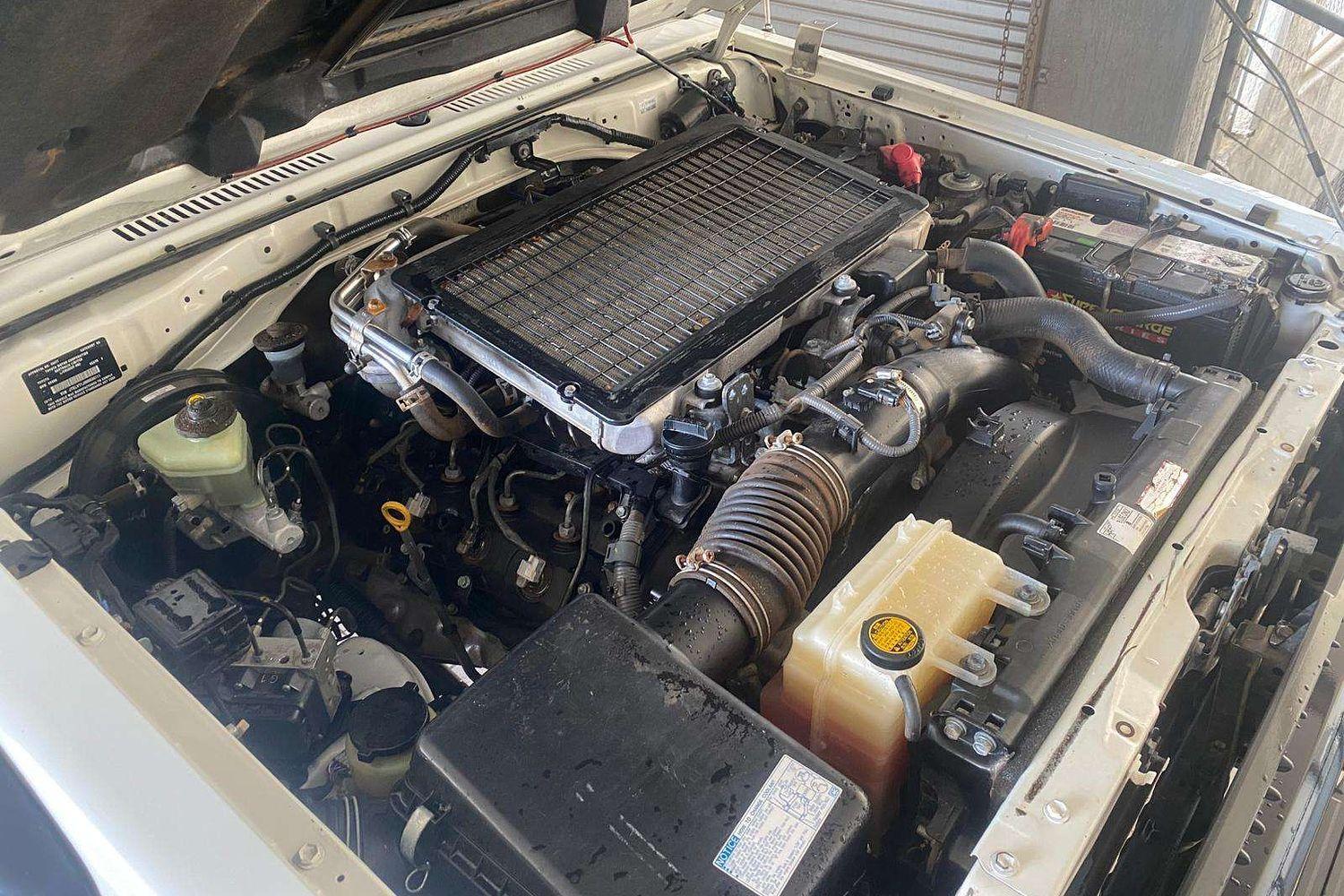 2012 TOYOTA LANDCRUISER VDJ79R MY12 UPDATE WORKMATE (4x4) 5 SP MANUAL C/CHAS