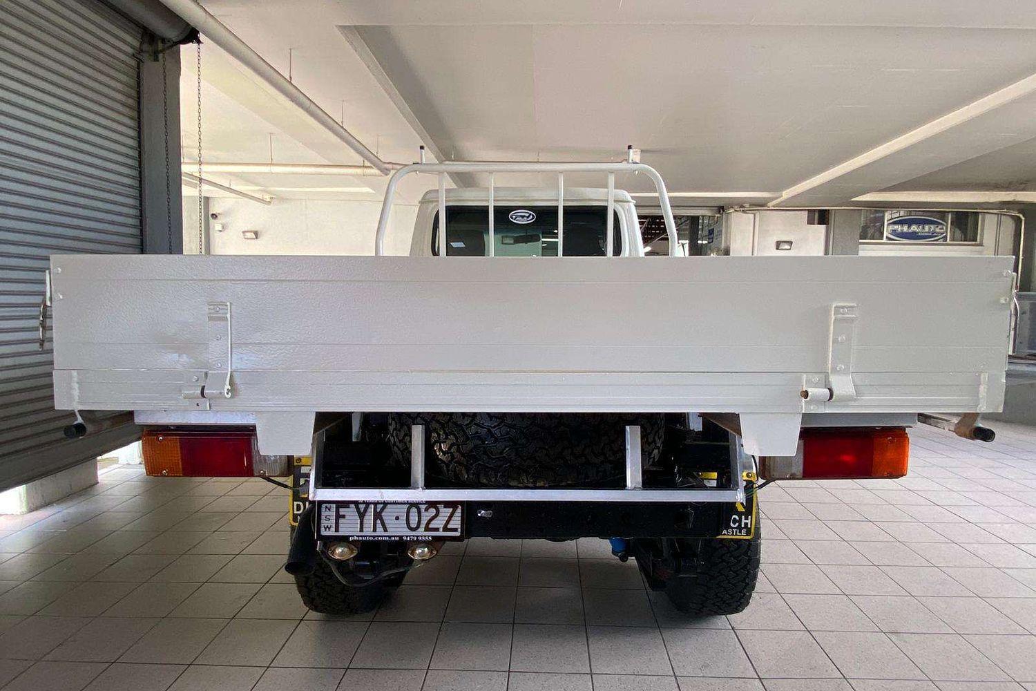 2012 TOYOTA LANDCRUISER VDJ79R MY12 UPDATE WORKMATE (4x4) 5 SP MANUAL C/CHAS
