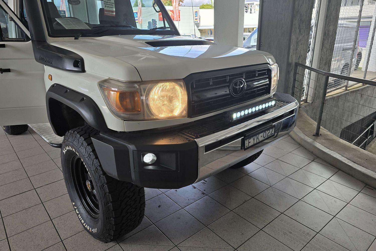 2012 TOYOTA LANDCRUISER VDJ79R MY12 UPDATE WORKMATE (4x4) 5 SP MANUAL C/CHAS