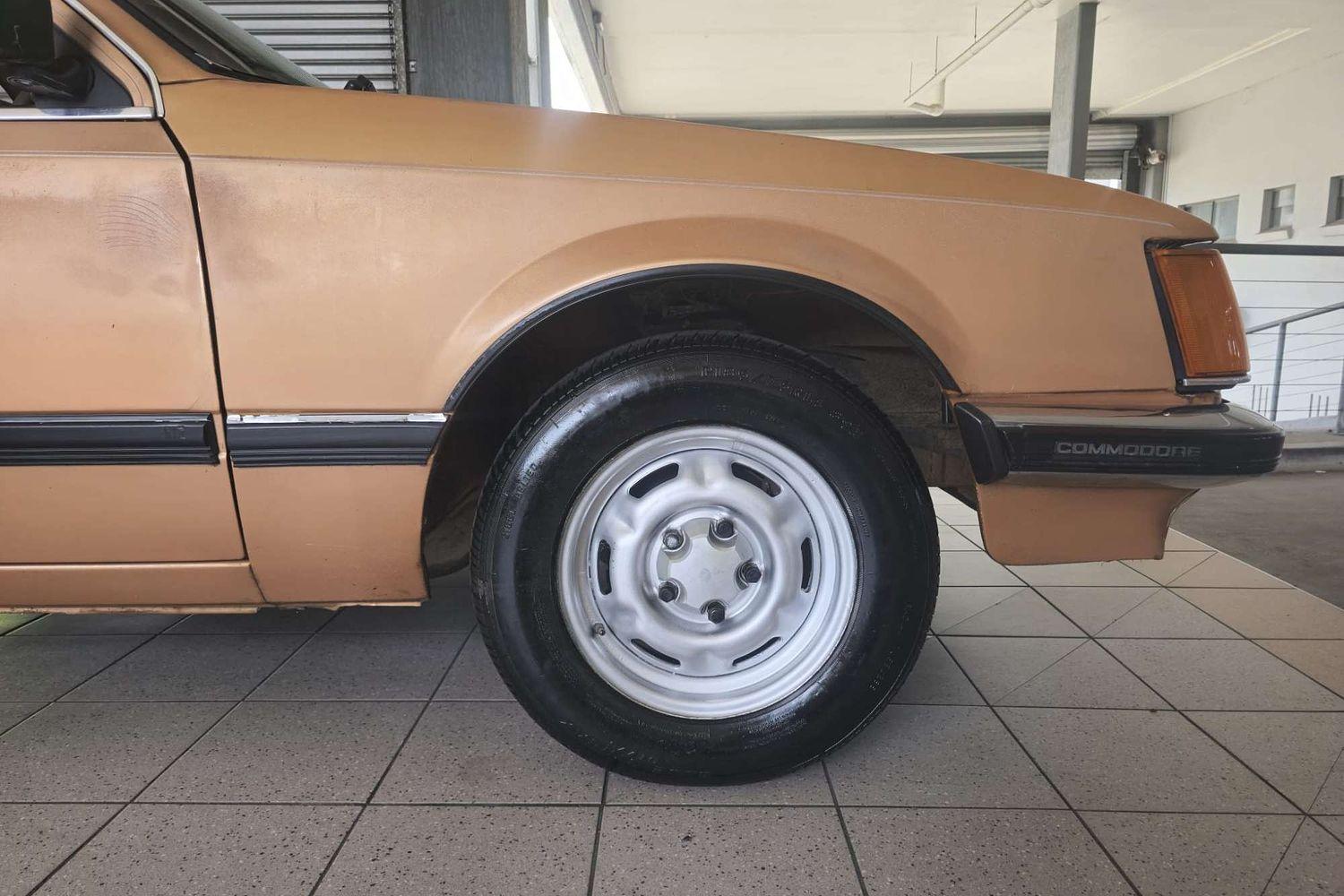 1983 HOLDEN COMMODORE VH SL 3 SP AUTOMATIC 4D WAGON