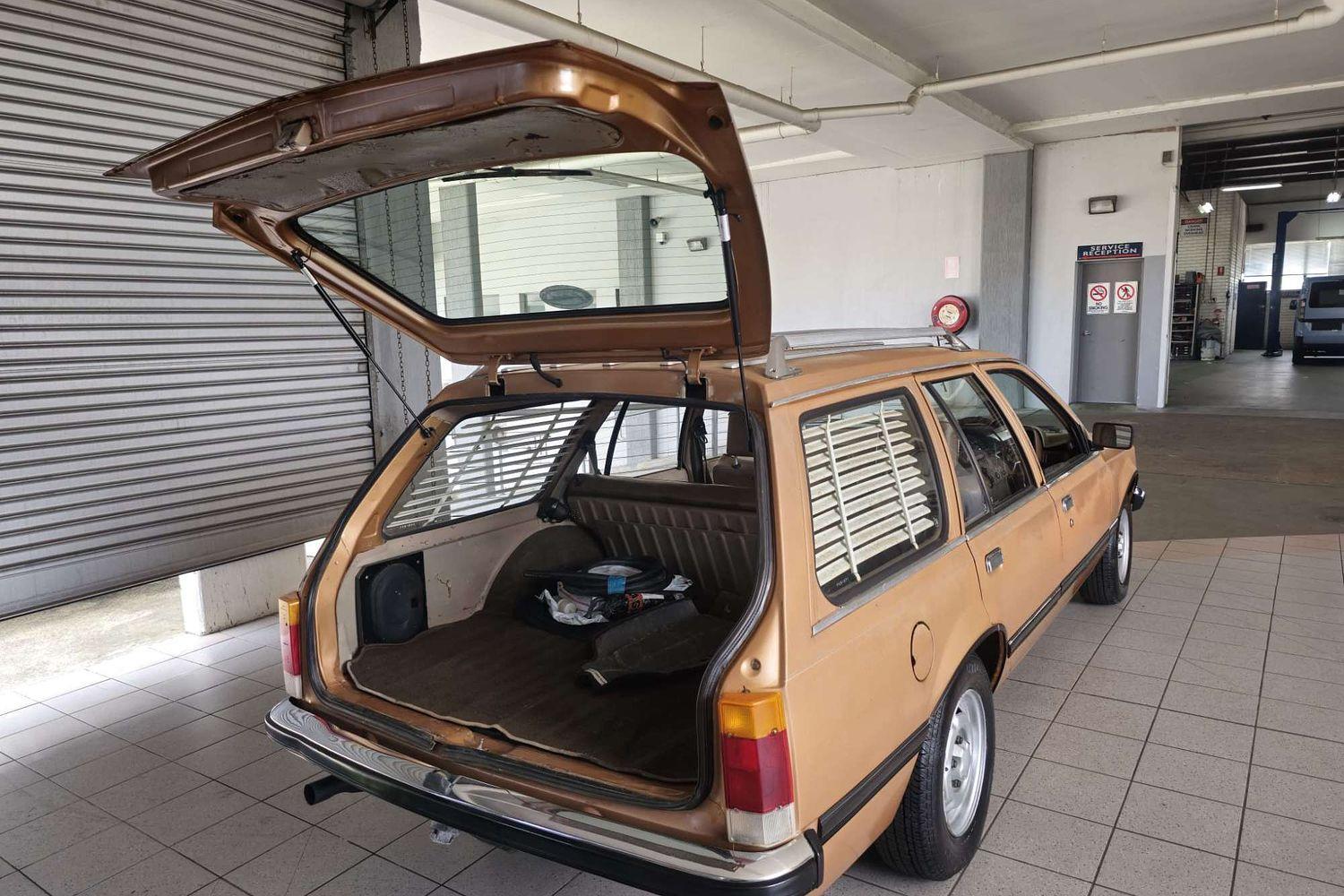 1983 HOLDEN COMMODORE VH SL 3 SP AUTOMATIC 4D WAGON