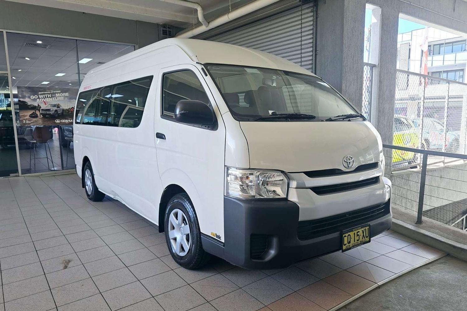 2018 TOYOTA HIACE KDH223R MY16 COMMUTER 5 SP MANUAL BUS