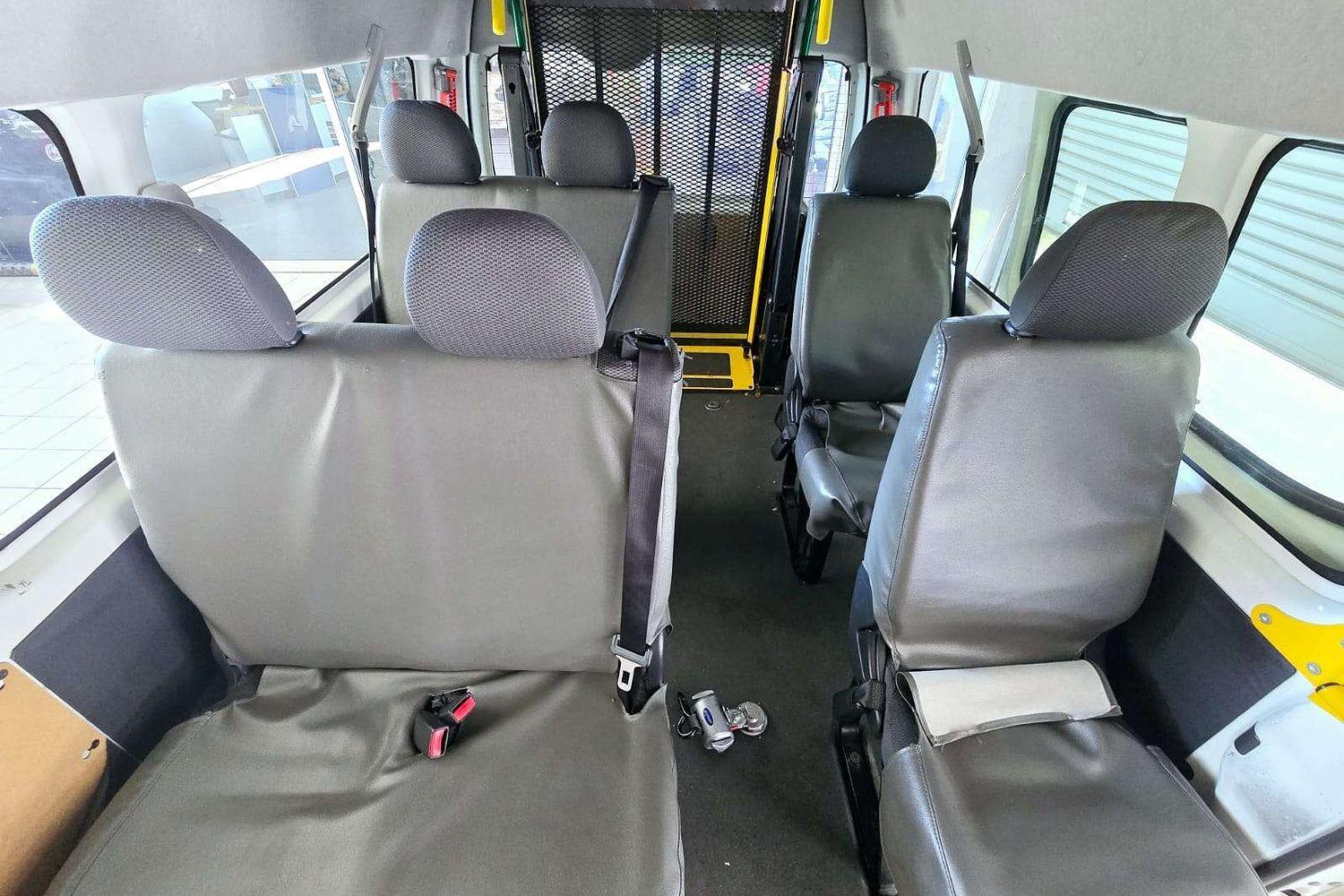 2018 TOYOTA HIACE KDH223R MY16 COMMUTER 5 SP MANUAL BUS