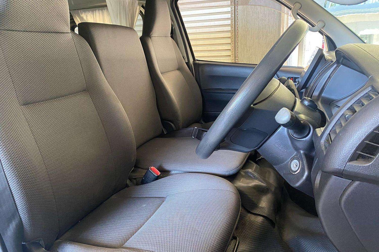 2017 TOYOTA HIACE KDH201 DX LONG 4 SP AUTOMATIC