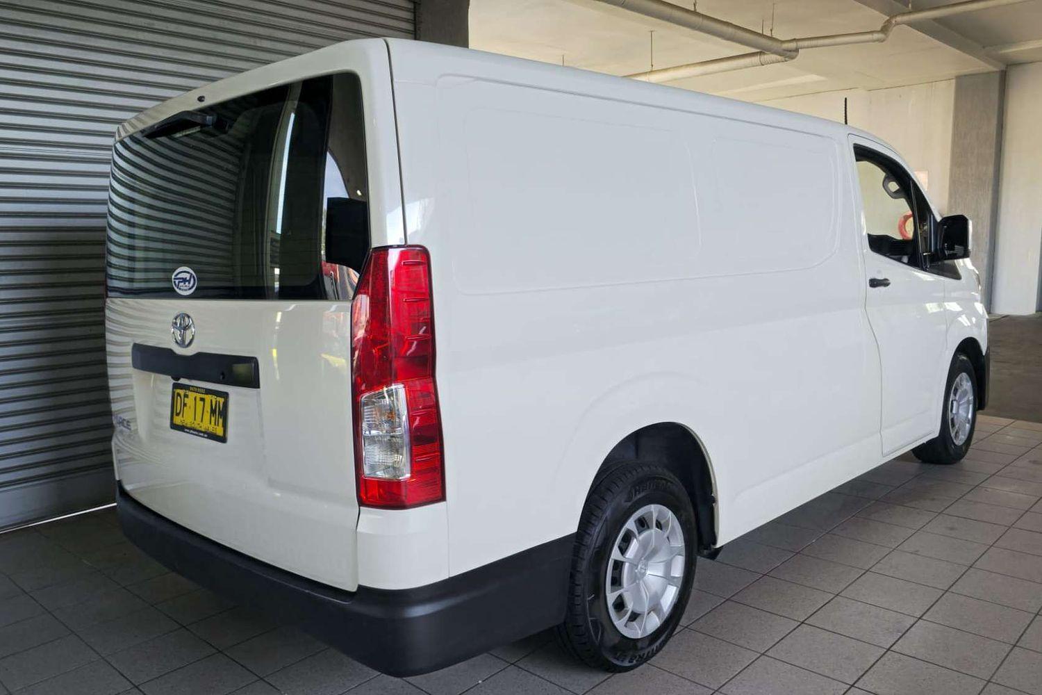 2022 TOYOTA HIACE GDH300R LWB 6 SP AUTO SEQUENTIAL 5D VAN