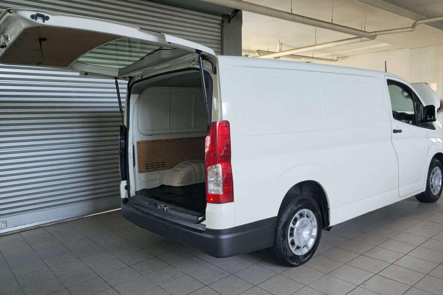 2022 TOYOTA HIACE GDH300R LWB 6 SP AUTO SEQUENTIAL 5D VAN