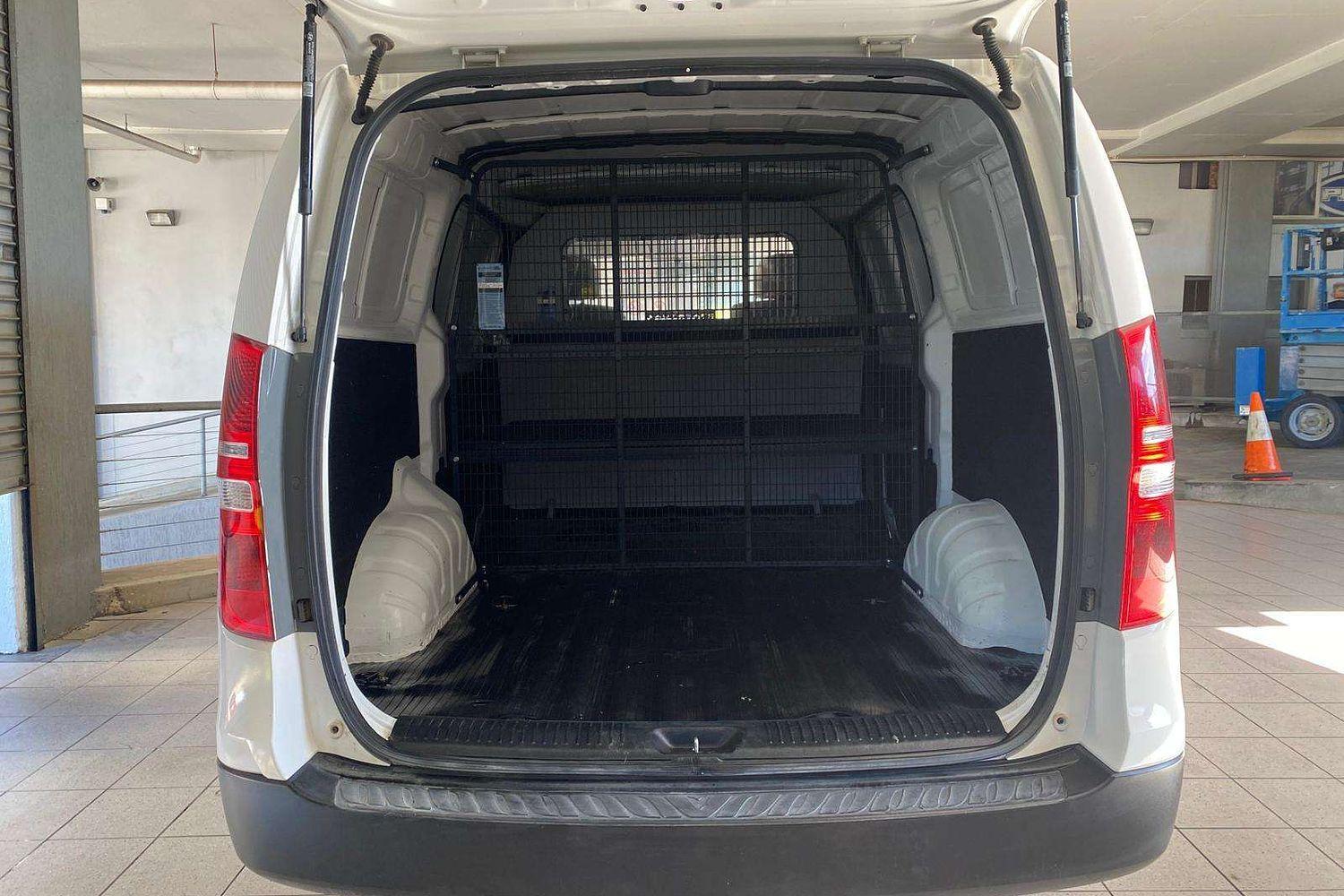 2019 HYUNDAI iLOAD TQ4 MY19 3S LIFTBACK 5 SP AUTOMATIC 4D VAN
