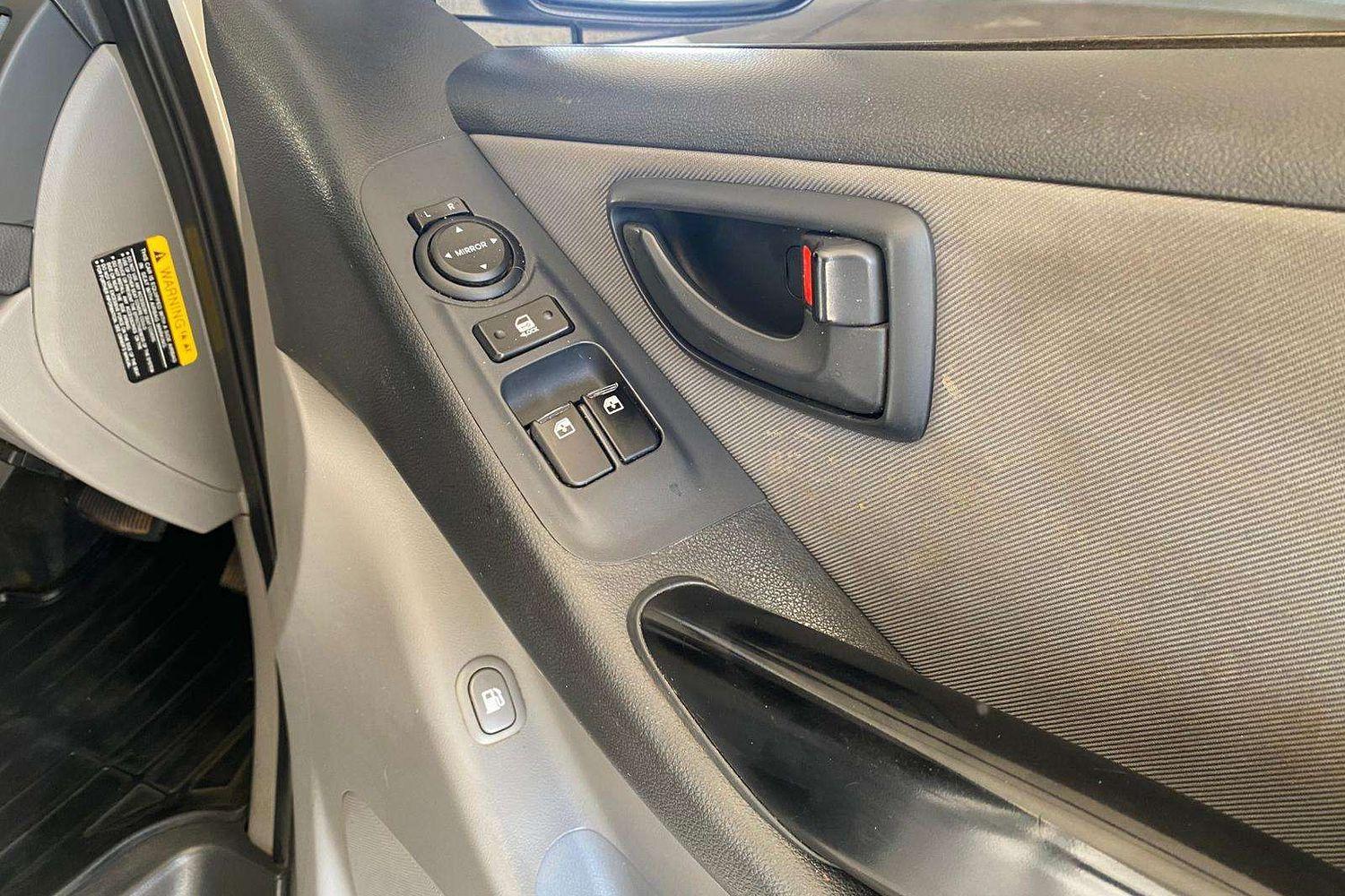 2019 HYUNDAI iLOAD TQ4 MY19 3S LIFTBACK 5 SP AUTOMATIC 4D VAN