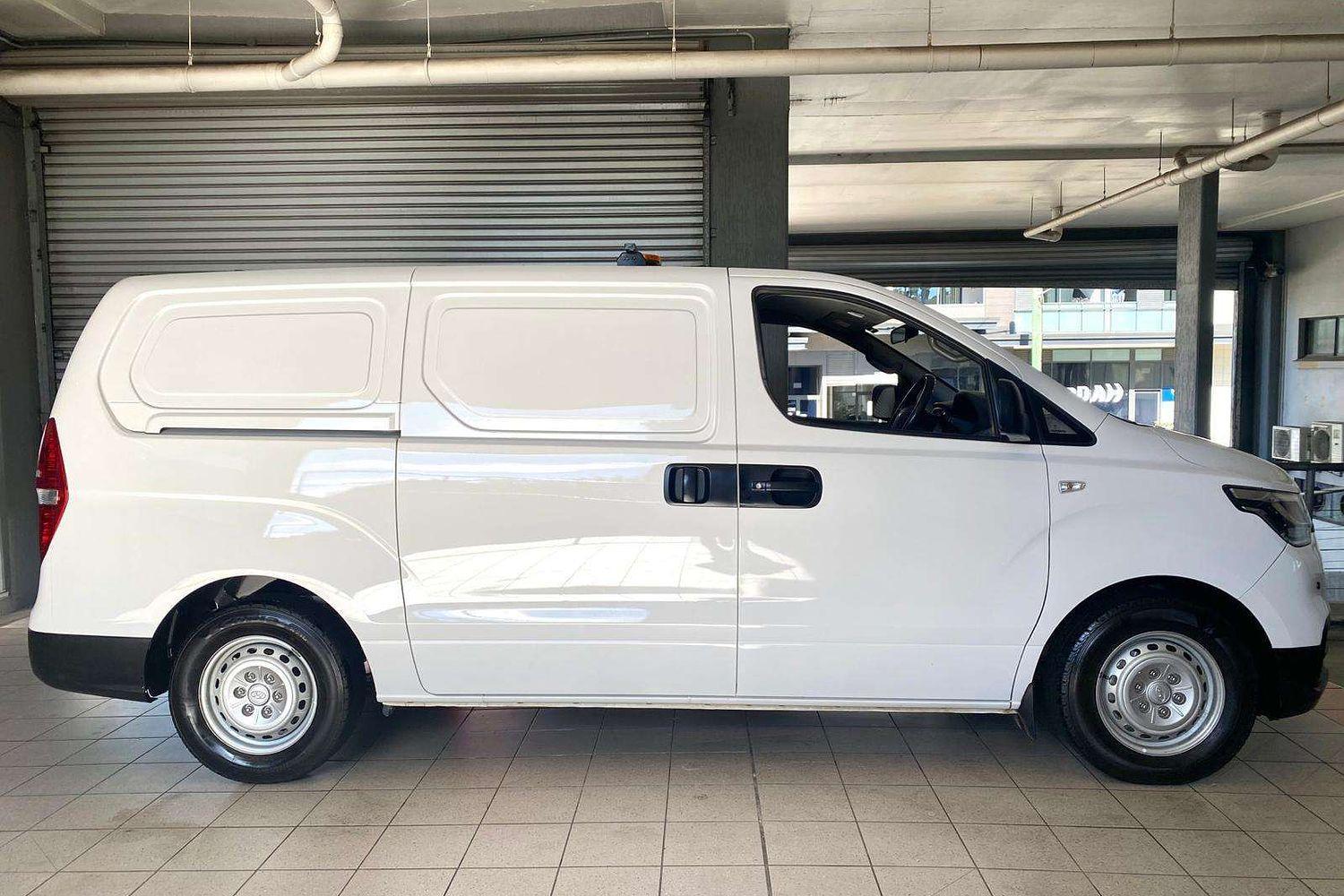 2019 HYUNDAI iLOAD TQ4 MY19 3S LIFTBACK 5 SP AUTOMATIC 4D VAN