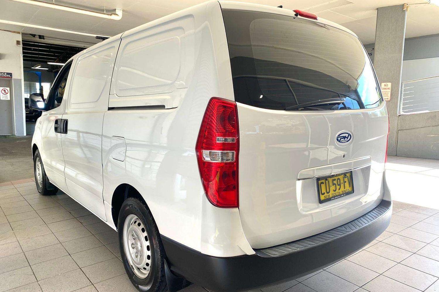 2019 HYUNDAI iLOAD TQ4 MY19 3S LIFTBACK 5 SP AUTOMATIC 4D VAN