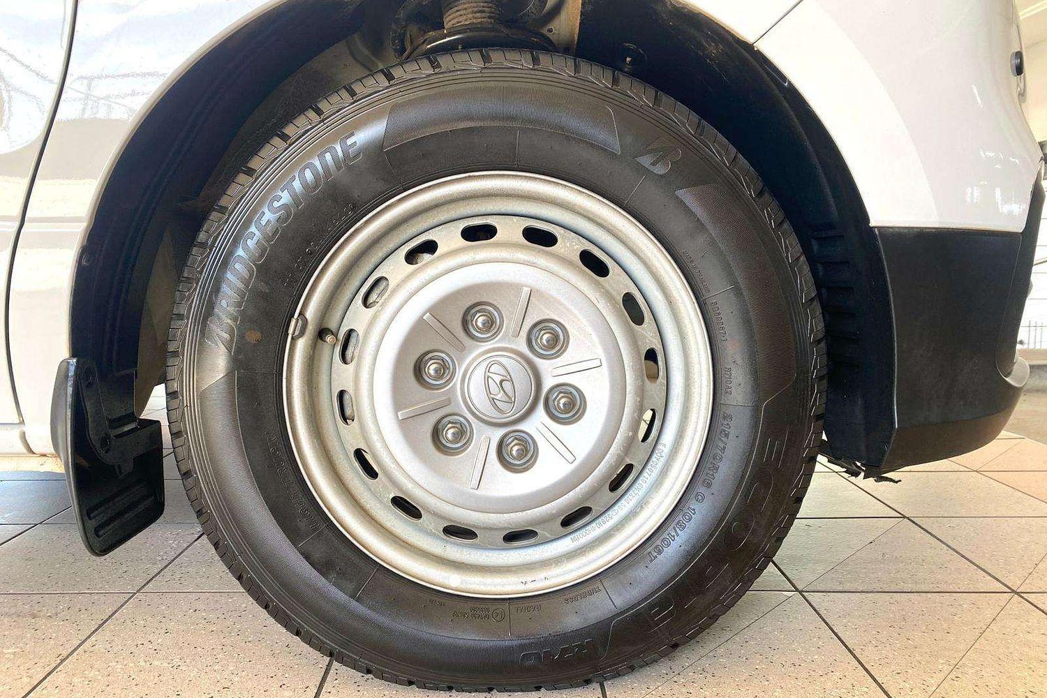 2019 HYUNDAI iLOAD TQ4 MY19 3S LIFTBACK 5 SP AUTOMATIC 4D VAN