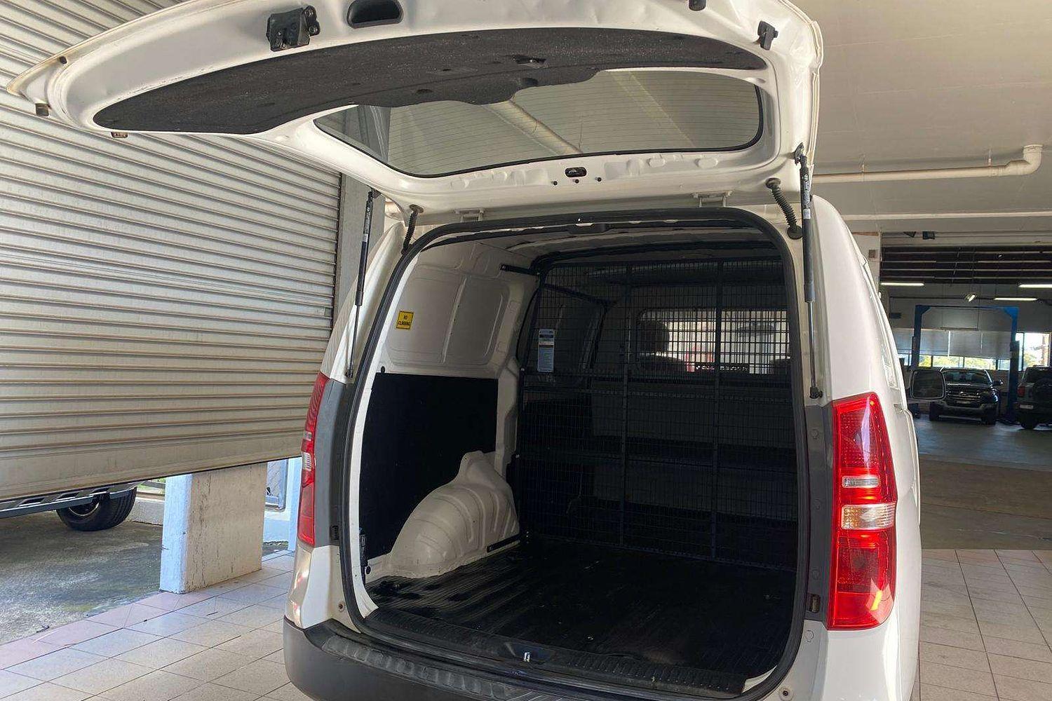2019 HYUNDAI iLOAD TQ4 MY19 3S LIFTBACK 5 SP AUTOMATIC 4D VAN