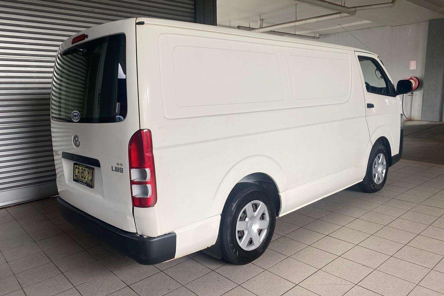 2018 TOYOTA HIACE KDH201R MY16 LWB CREW 4 SP AUTOMATIC 4D VAN