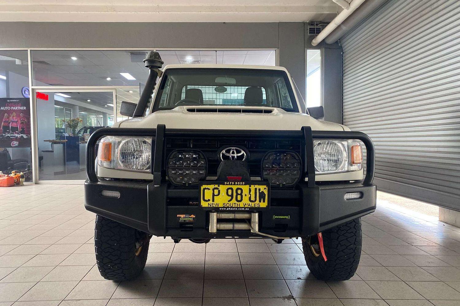 2018 TOYOTA LANDCRUISER VDJ79R MY18 WORKMATE (4x4) 5 SP MANUAL C/CHAS