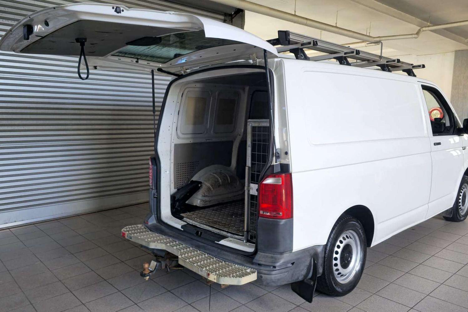 2015 VOLKSWAGEN TRANSPORTER T6 MY16 TDI 250 RUNNER 5 SP MANUAL VAN
