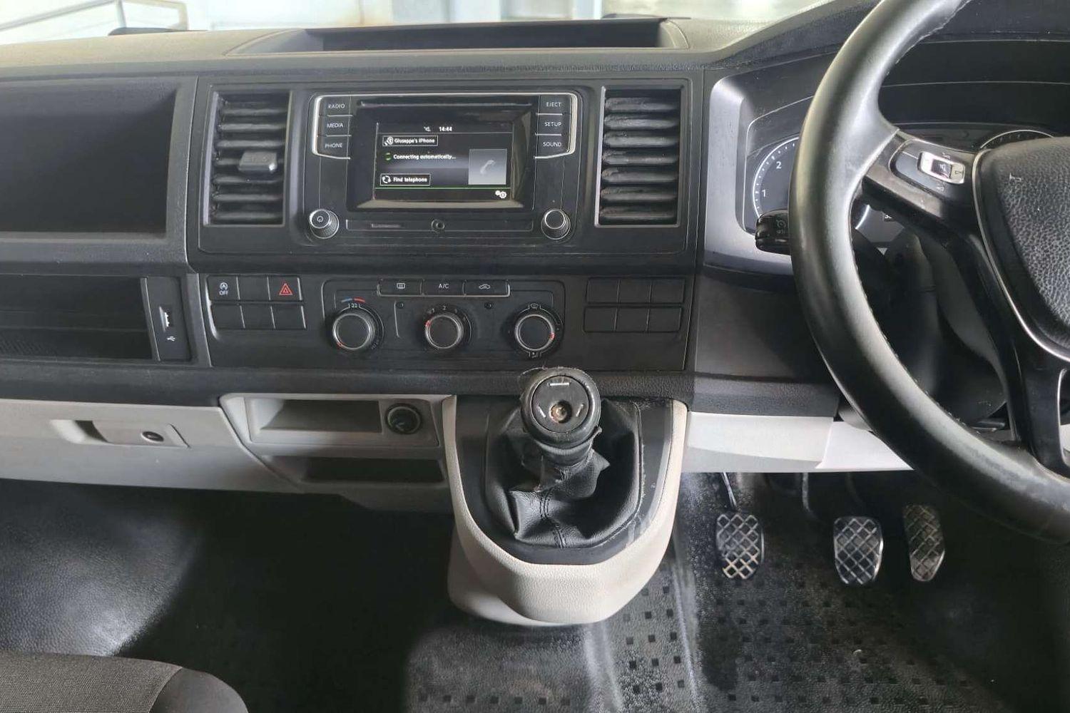 2015 VOLKSWAGEN TRANSPORTER T6 MY16 TDI 250 RUNNER 5 SP MANUAL VAN