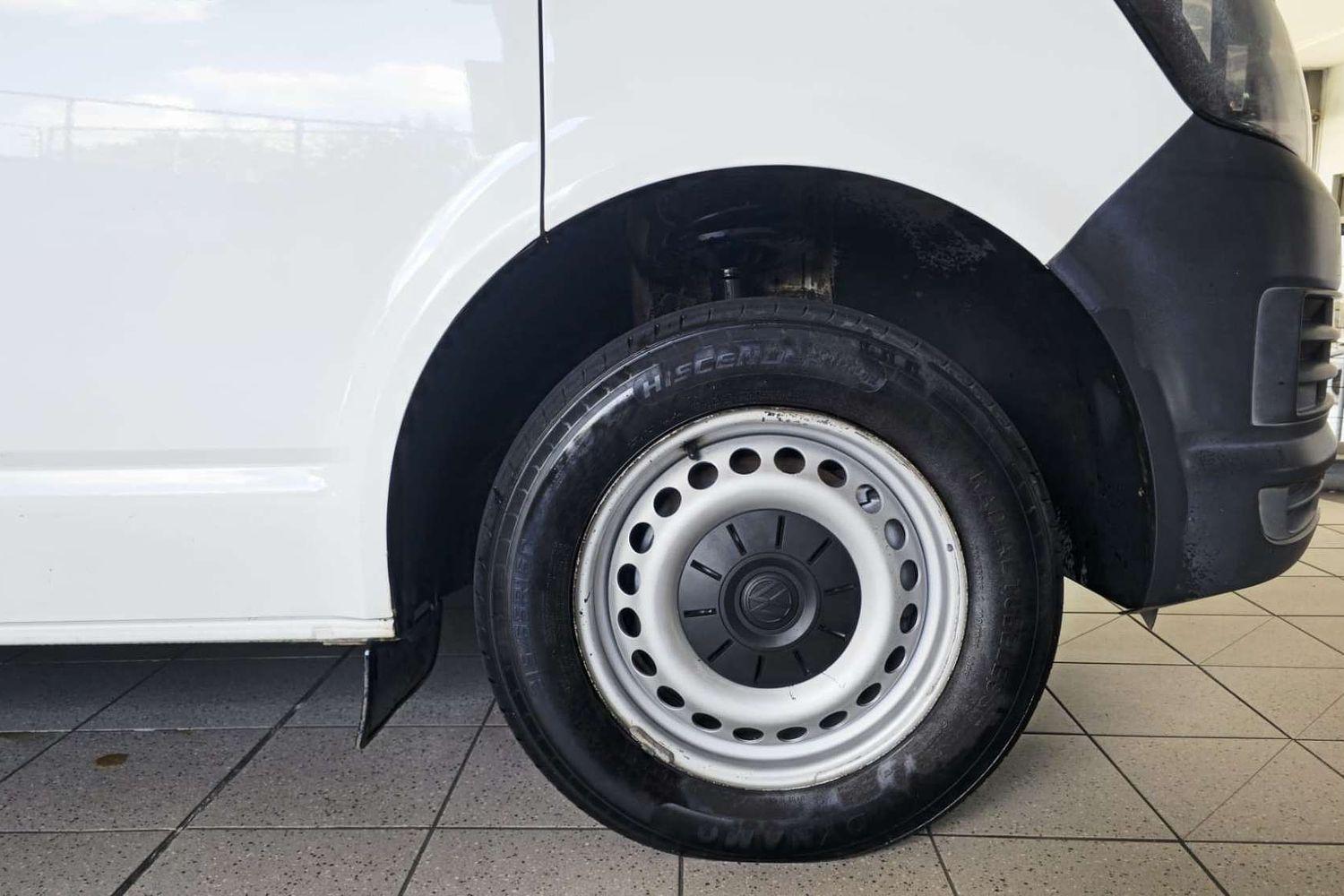 2015 VOLKSWAGEN TRANSPORTER T6 MY16 TDI 250 RUNNER 5 SP MANUAL VAN
