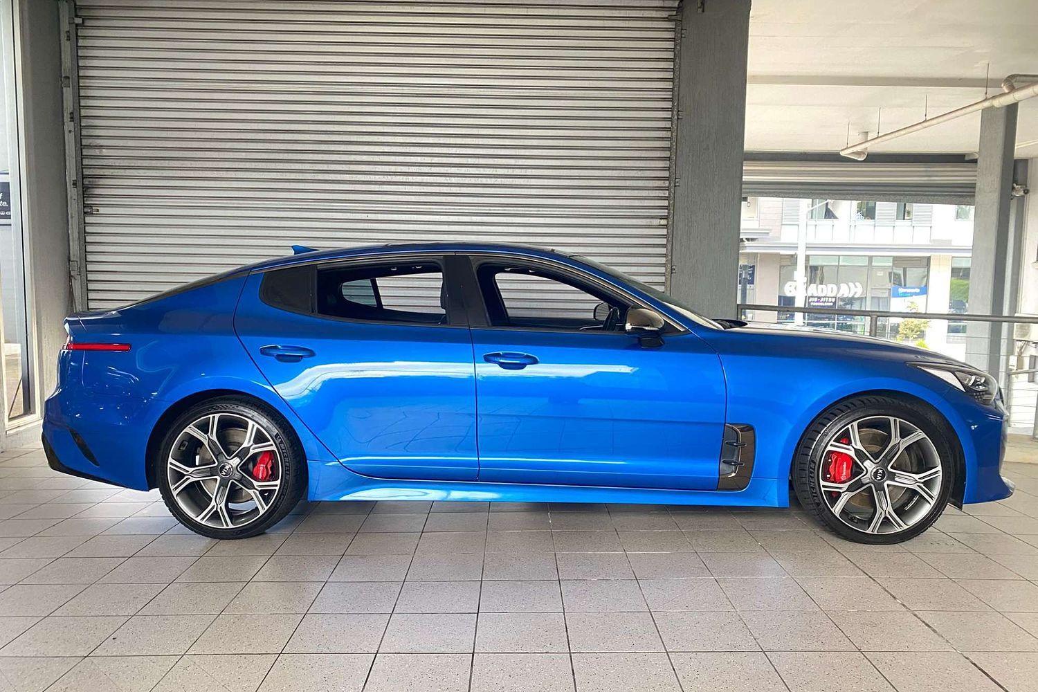 2018 KIA STINGER CK MY18 (441) GT (BLACK LEATHER) 8 SP AUTOMATIC 4D SEDAN