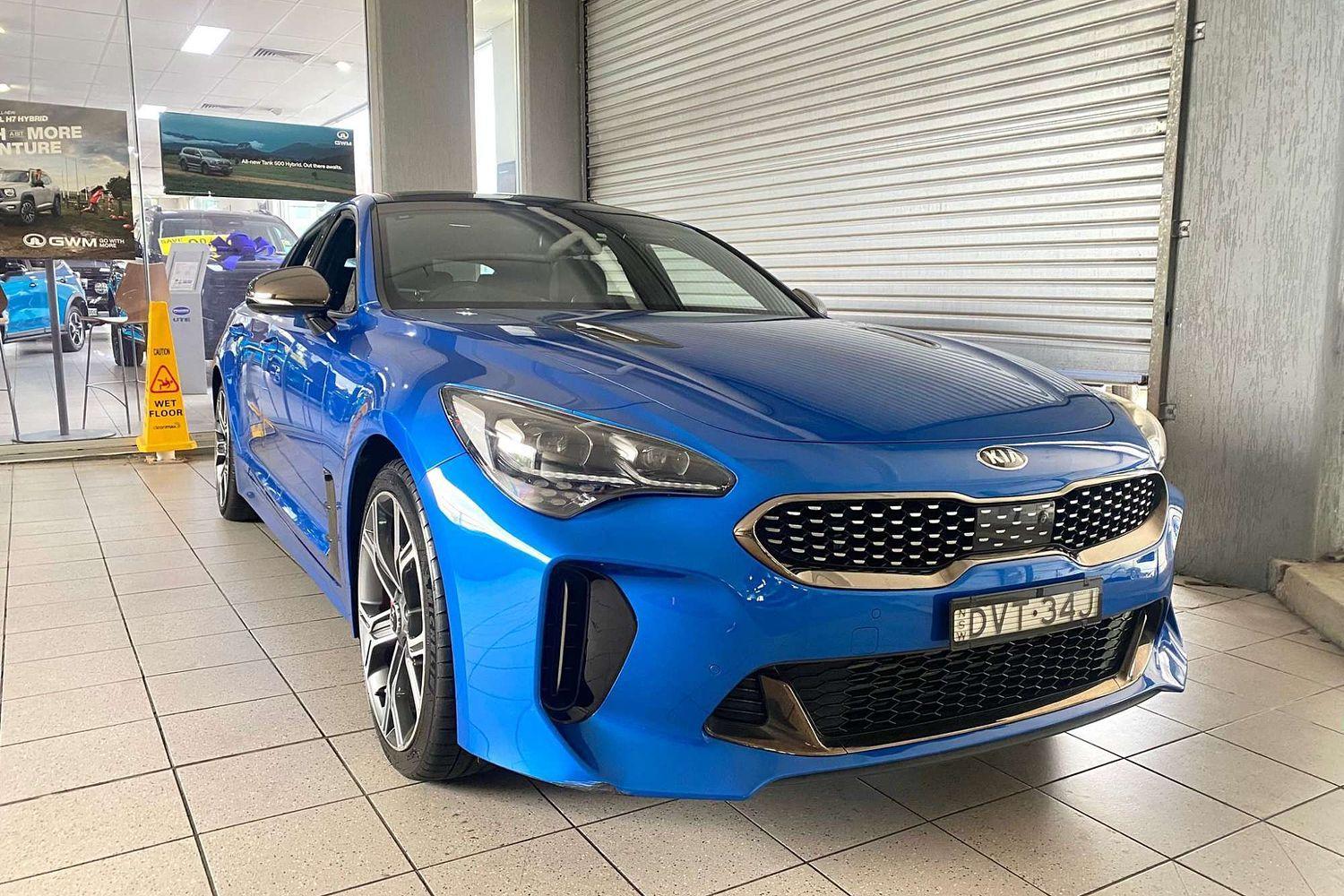 2018 KIA STINGER CK MY18 (441) GT (BLACK LEATHER) 8 SP AUTOMATIC 4D SEDAN