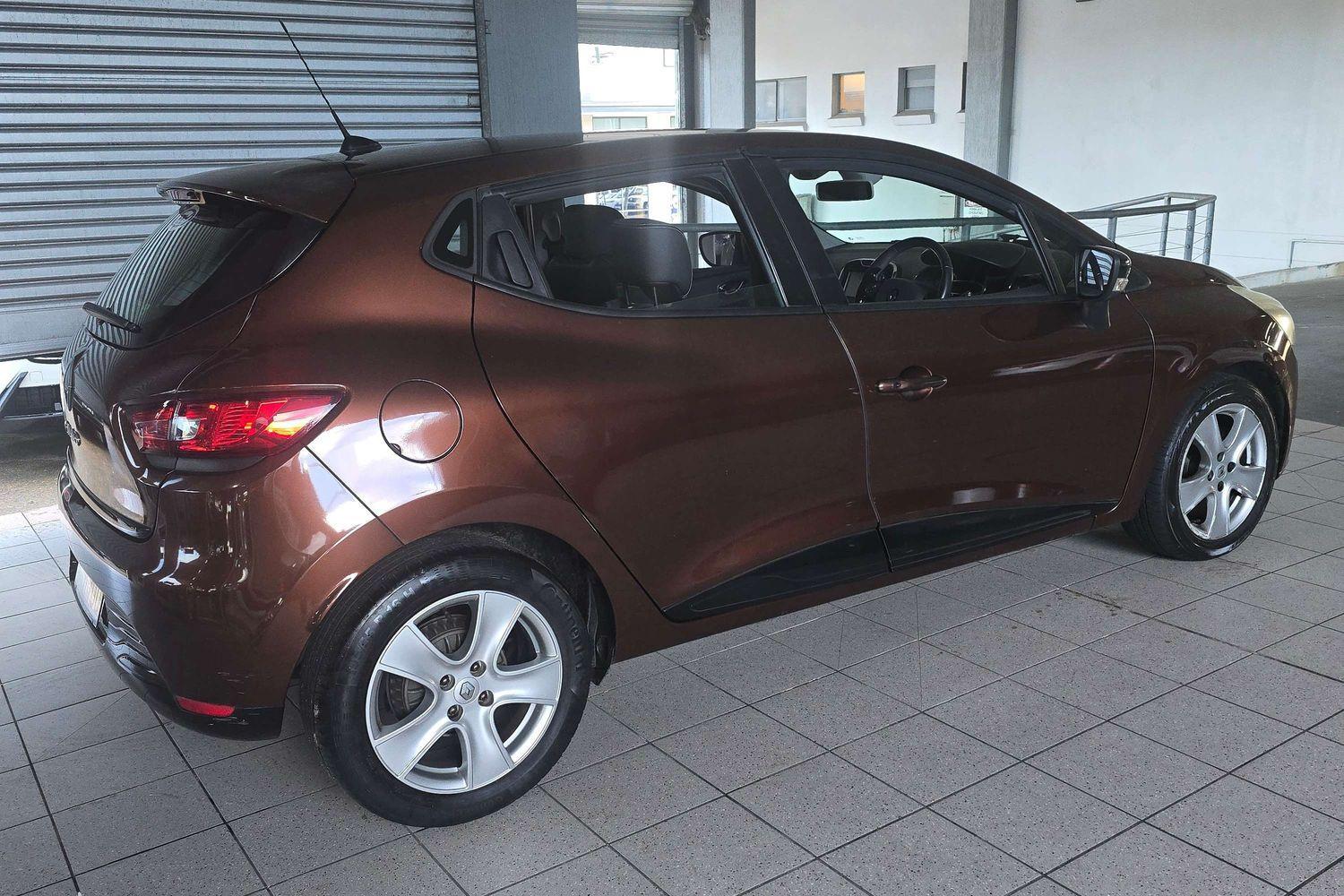 2014 RENAULT CLIO IV B98 EXPRESSION AUTOMATIC HATCHBACK