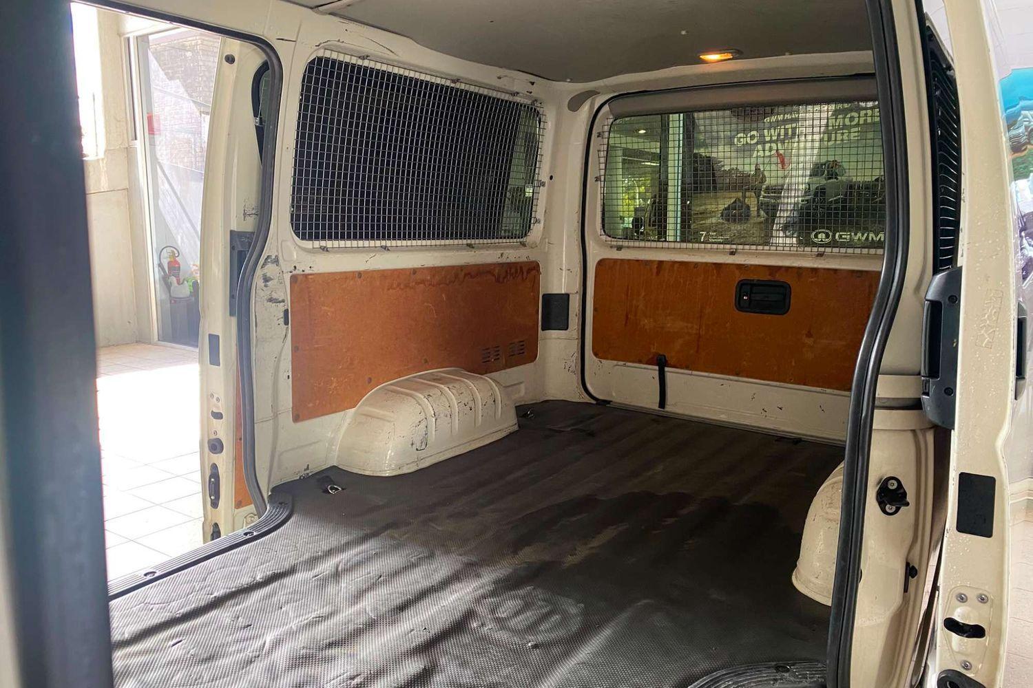 2015 TOYOTA HIACE TRH201R MY14 LWB 4 SP AUTOMATIC 4D VAN