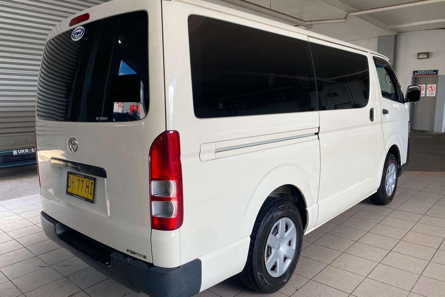 2015 TOYOTA HIACE TRH201R MY14 LWB 4 SP AUTOMATIC 4D VAN