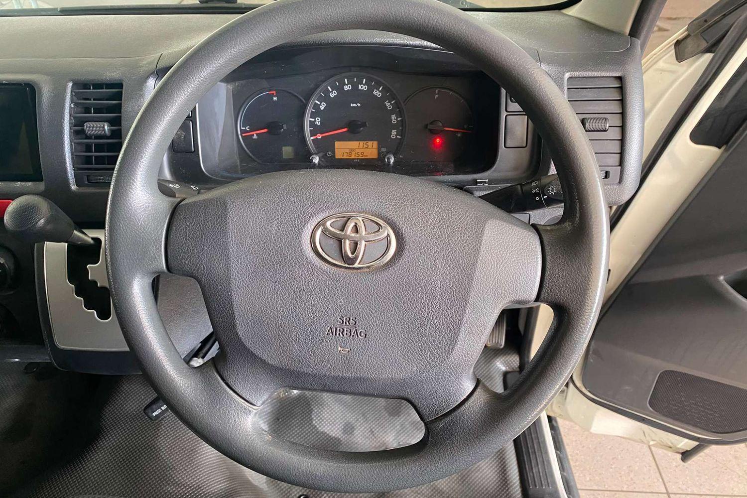 2015 TOYOTA HIACE TRH201R MY14 LWB 4 SP AUTOMATIC 4D VAN