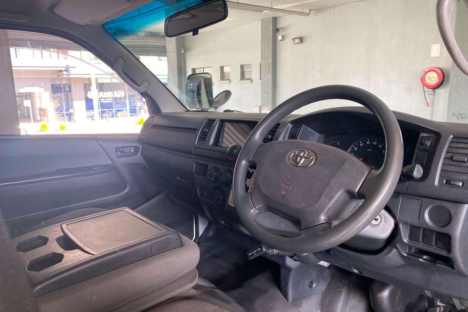 2015 TOYOTA HIACE TRH201R MY14 LWB 4 SP AUTOMATIC 4D VAN