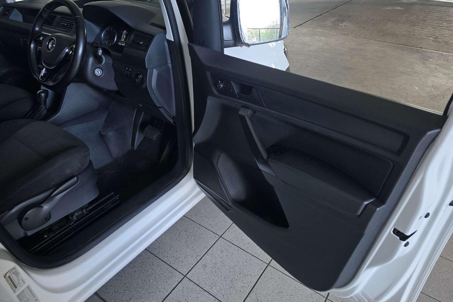 2018 VOLKSWAGEN CADDY 2K MY18 MAXI CREWVAN TSI220 7 SP AUTO DIRECT SHIFT 3D VAN