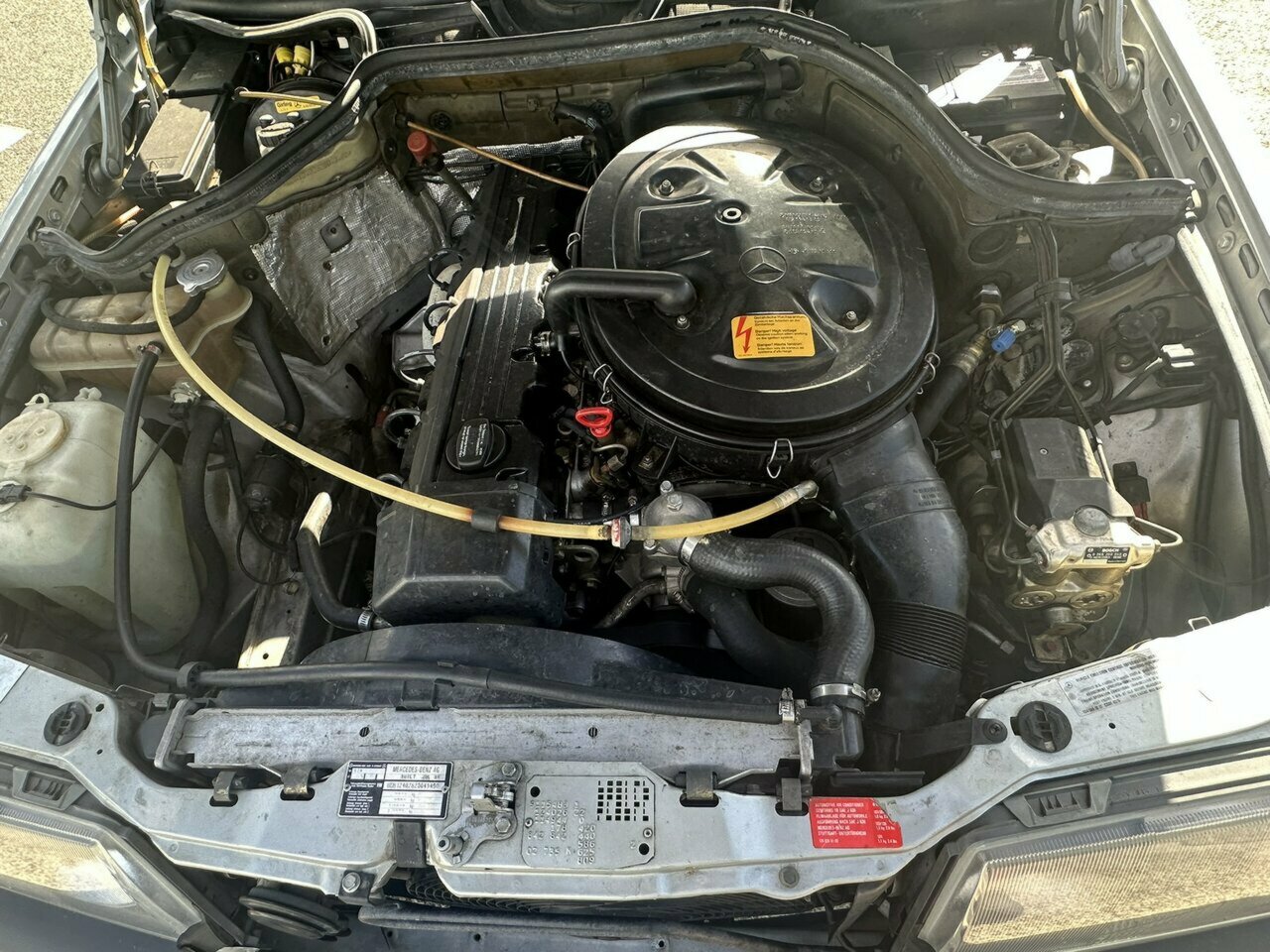 1989 MERCEDES-BENZ 260 W124 E 4 SP AUTOMATIC 4D SEDAN