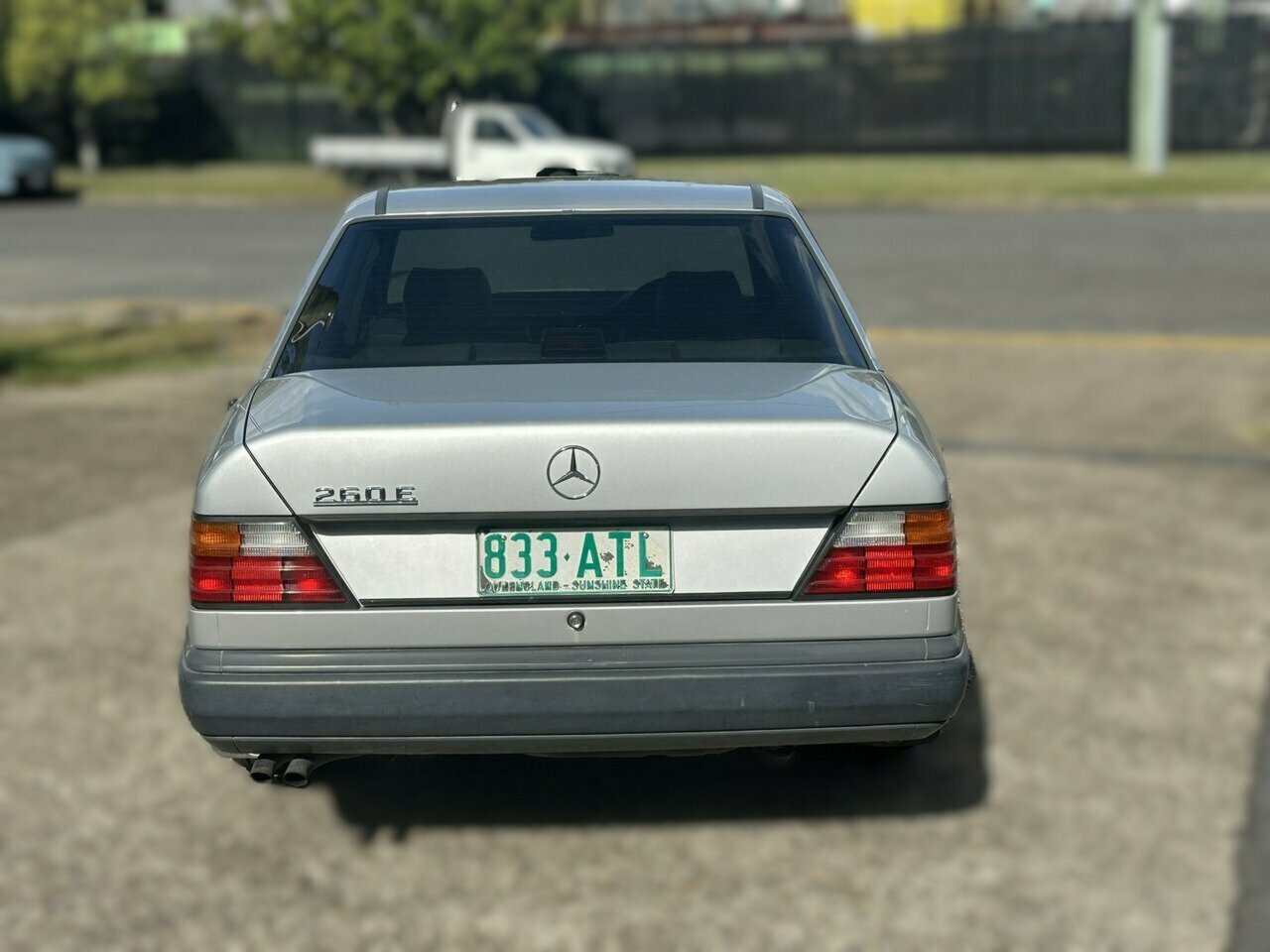 1989 MERCEDES-BENZ 260 W124 E 4 SP AUTOMATIC 4D SEDAN