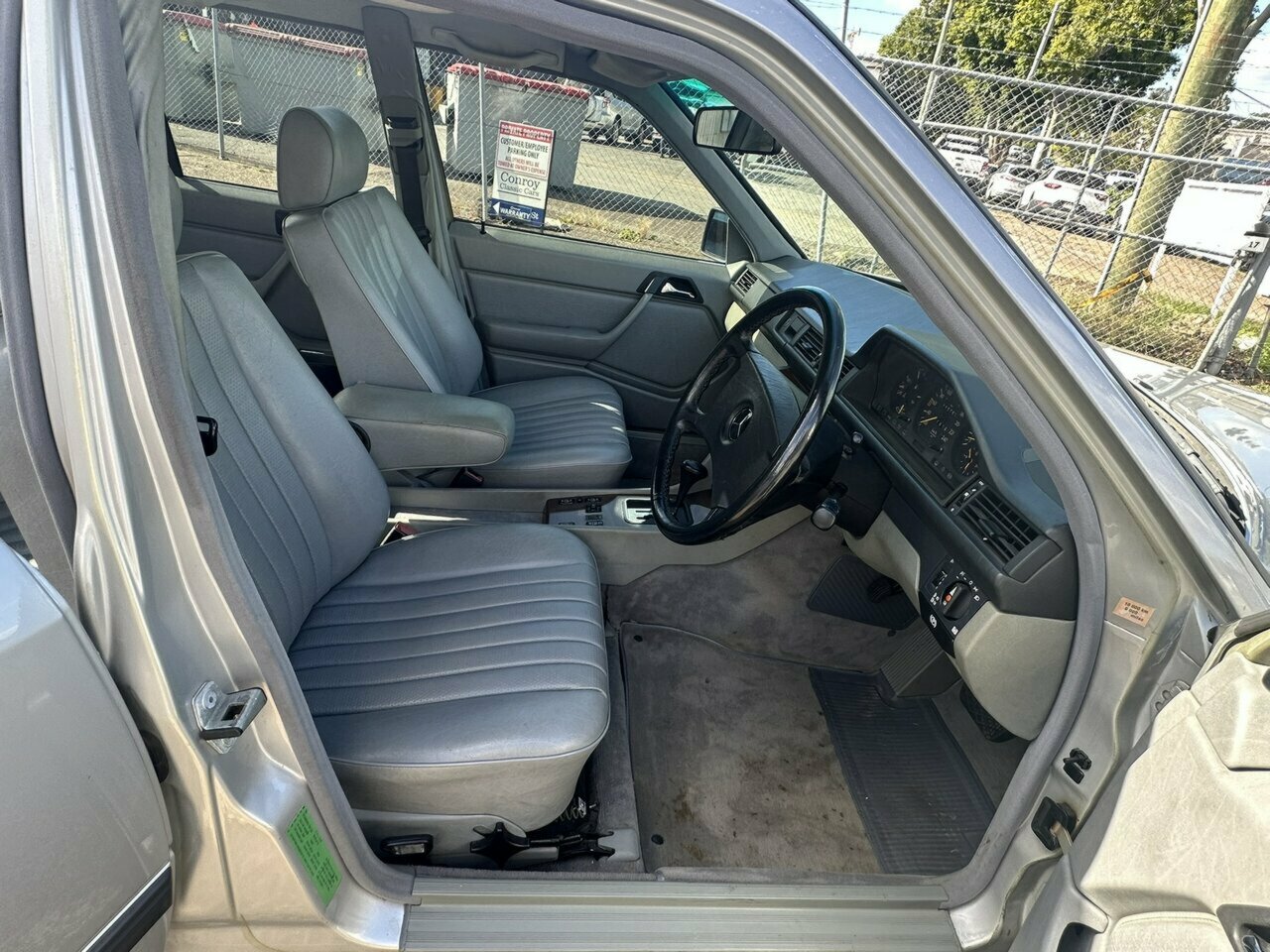 1989 MERCEDES-BENZ 260 W124 E 4 SP AUTOMATIC 4D SEDAN