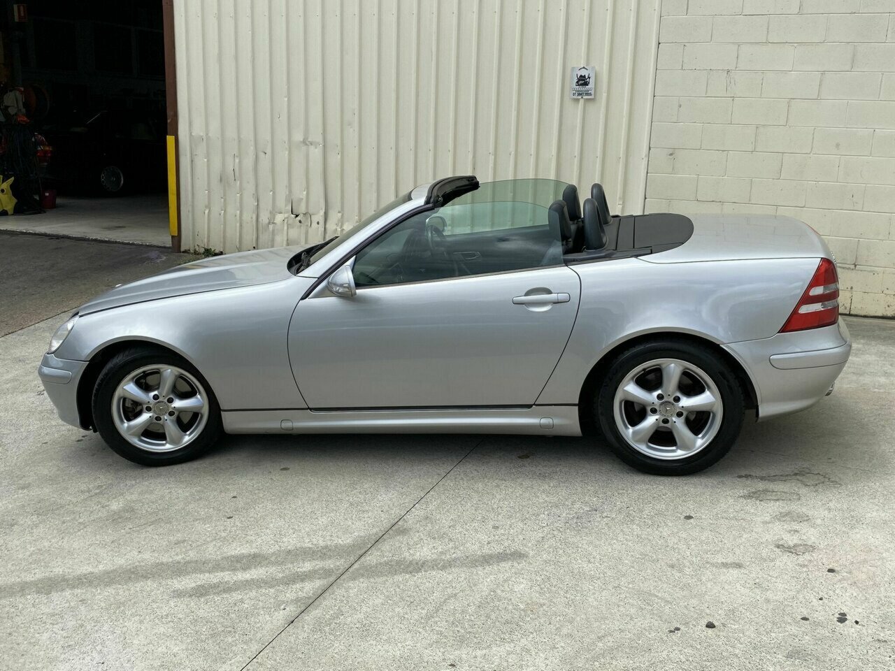 2002 MERCEDES-BENZ SLK320 202 5 SP AUTOMATIC 2D CONVERTIBLE