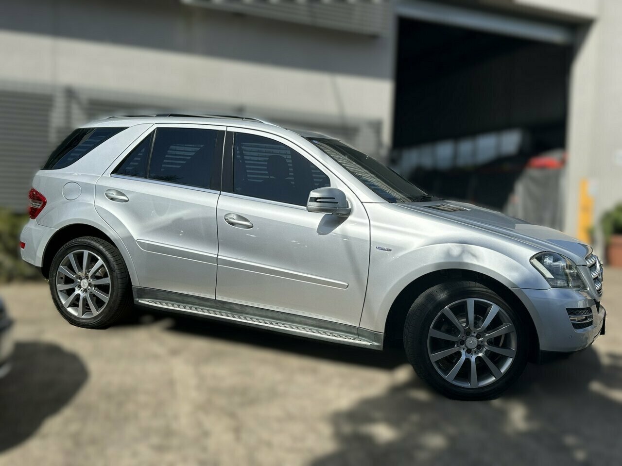 2011 MERCEDES-BENZ ML 164 MY11 300CDI GRAND EDITION (4X4) 7 SP AUTOMATIC G-TRONIC 4D WAGON