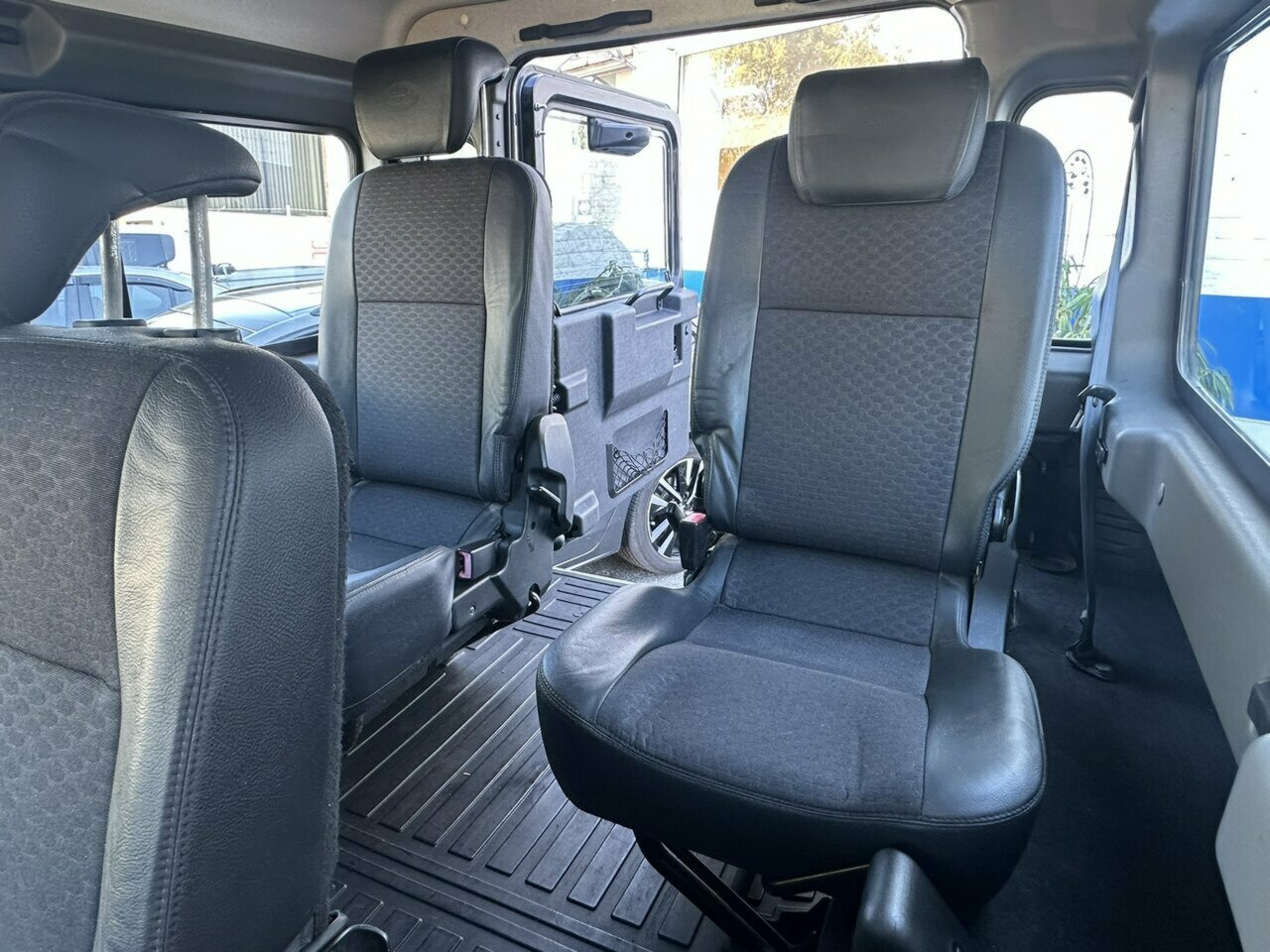 2008 LAND ROVER DEFENDER MY09 110 SVX (4X4) 6 SP MANUAL 4D WAGON