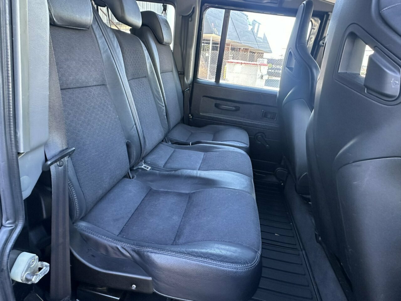 2008 LAND ROVER DEFENDER MY09 110 SVX (4X4) 6 SP MANUAL 4D WAGON