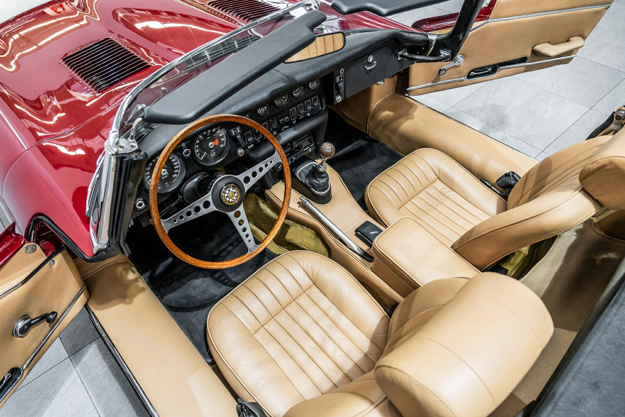 1970 JAGUAR E TYPE SERIES 2 4.2 4 SP MANUAL 2D ROADSTER