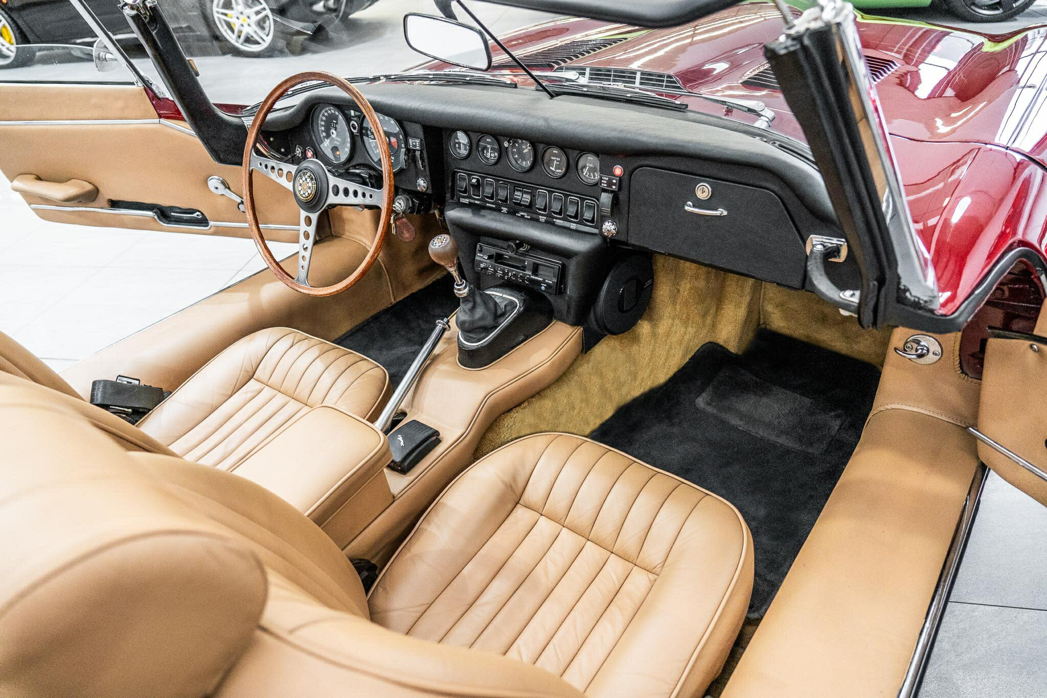 1970 JAGUAR E TYPE SERIES 2 4.2 4 SP MANUAL 2D ROADSTER