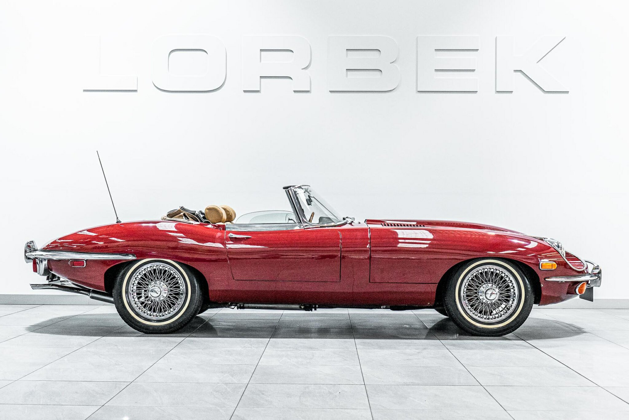1970 JAGUAR E TYPE SERIES 2 4.2 4 SP MANUAL 2D ROADSTER