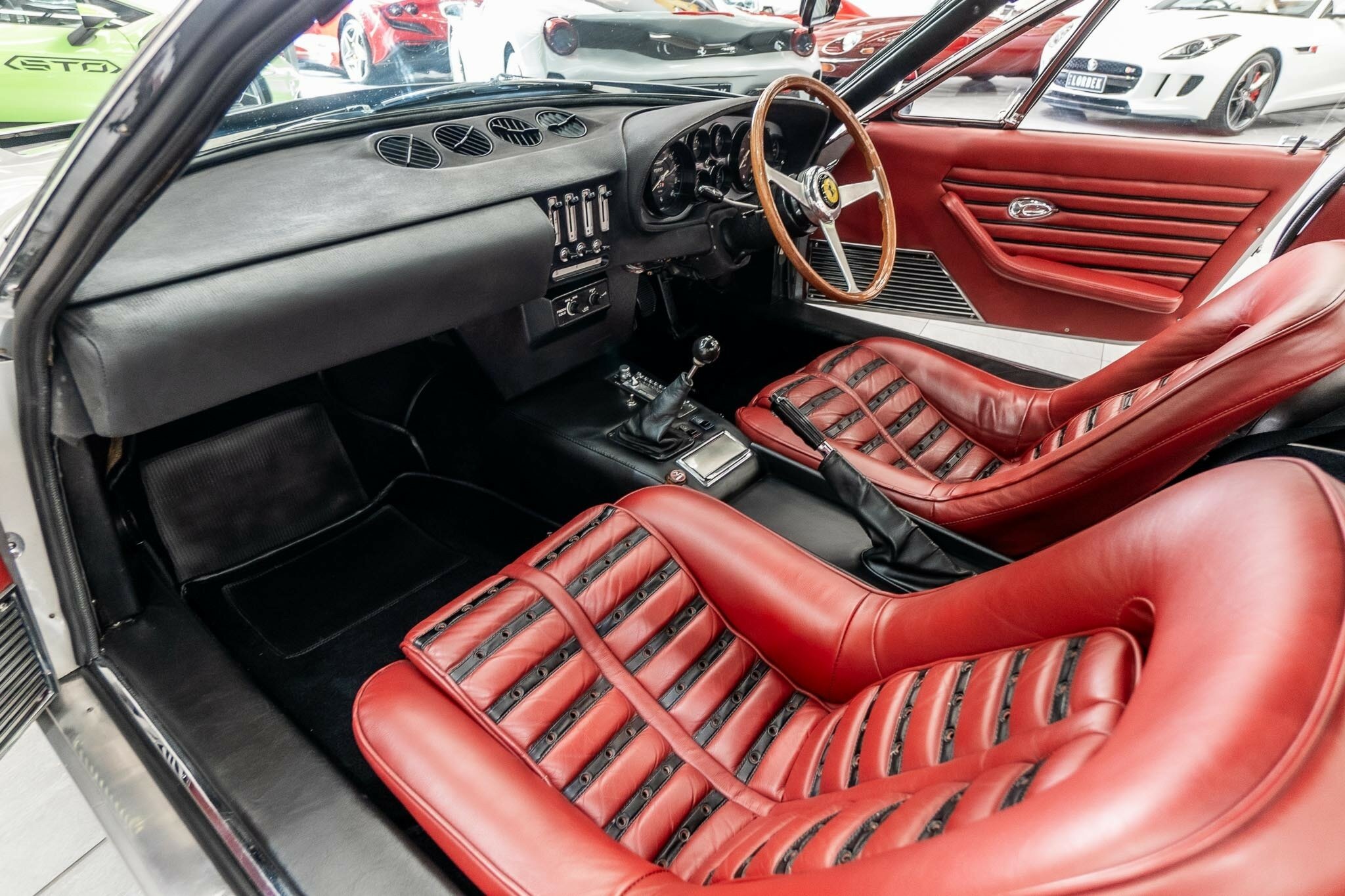 1970 FERRARI 365 GTB4 (DAYTONA) 5 SP MANUAL 2D COUPE