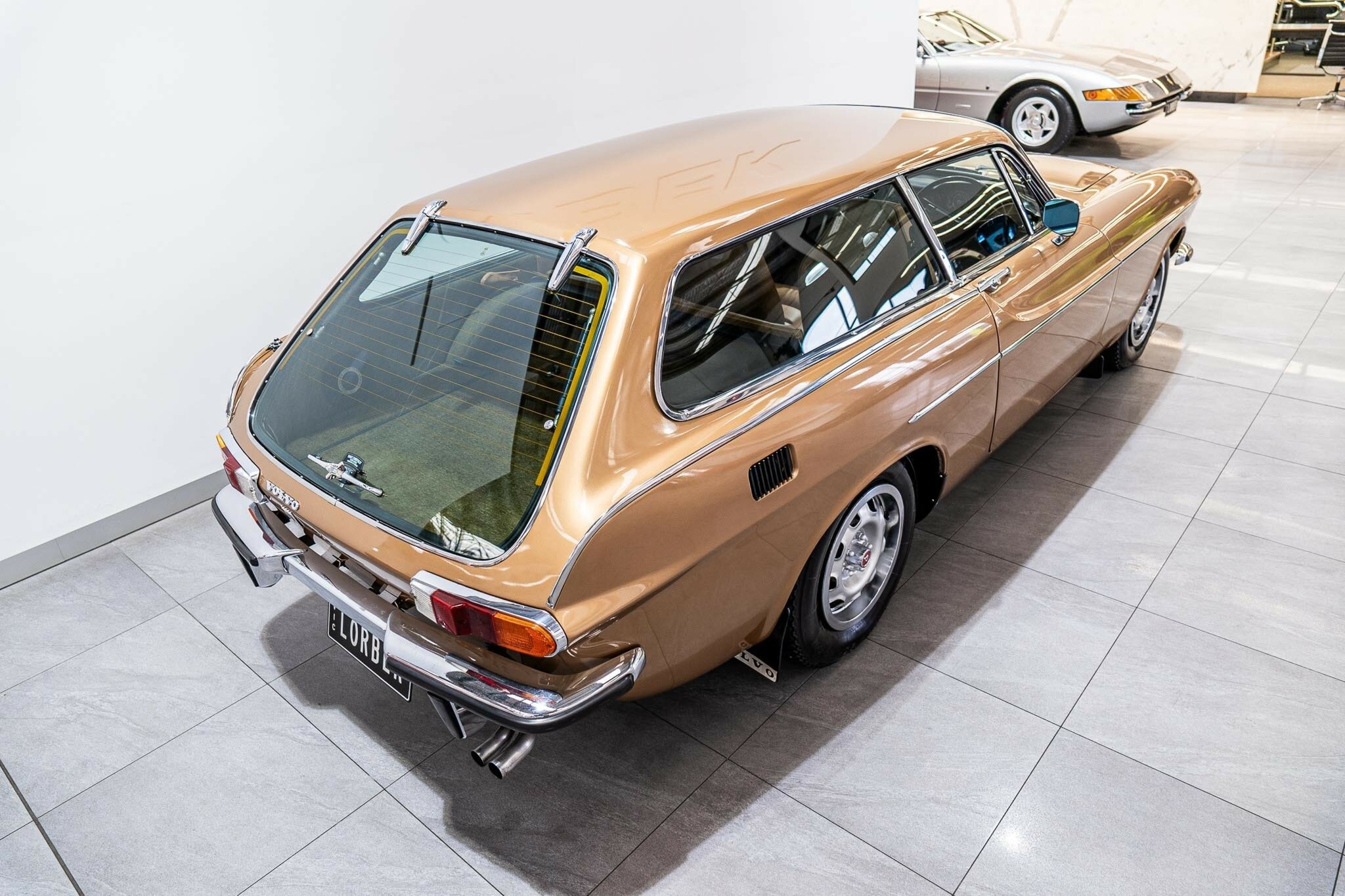 1972 VOLVO P 1800 ES 4 SP MANUAL 2D COUPE