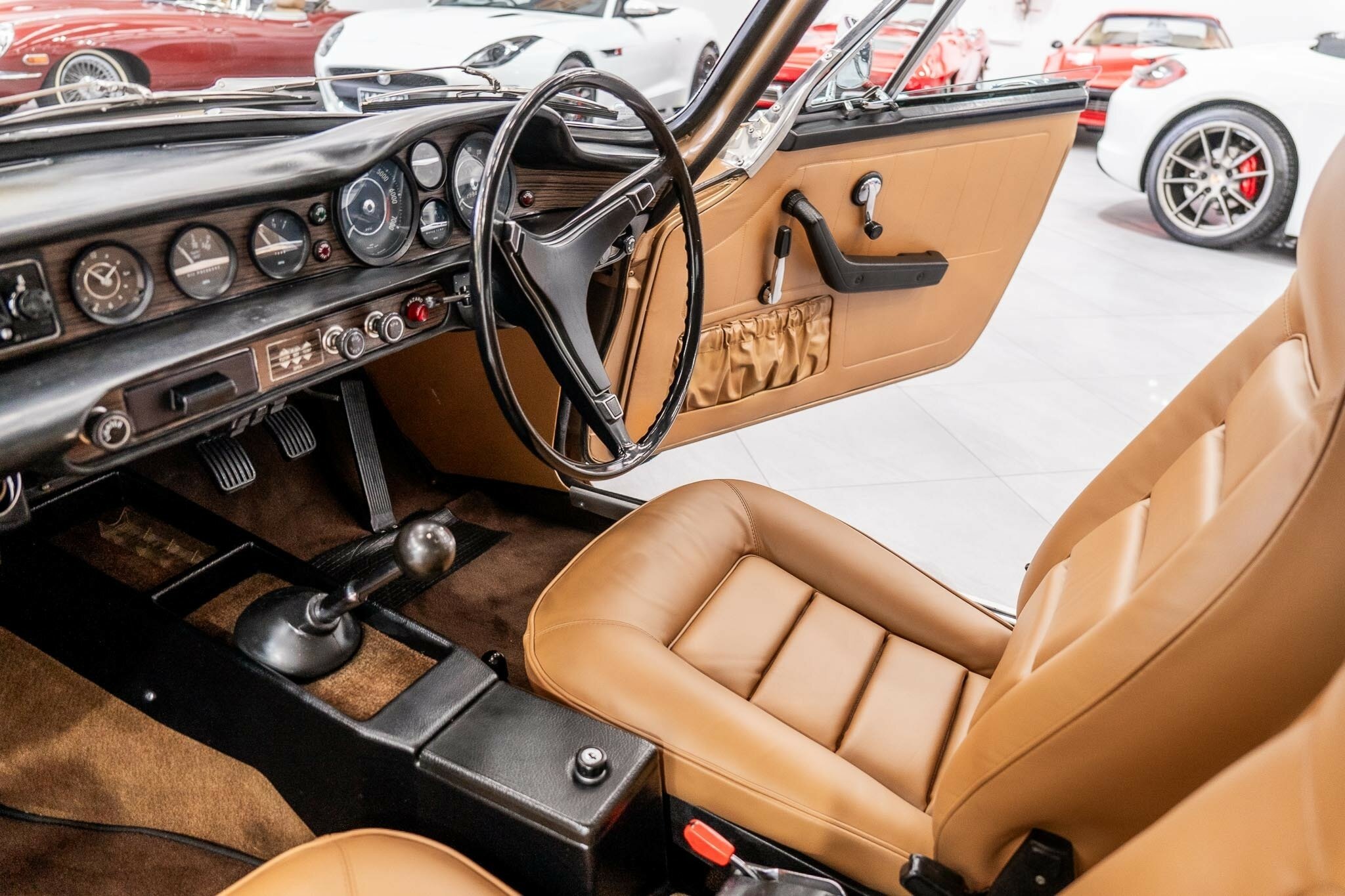 1972 VOLVO P 1800 ES 4 SP MANUAL 2D COUPE