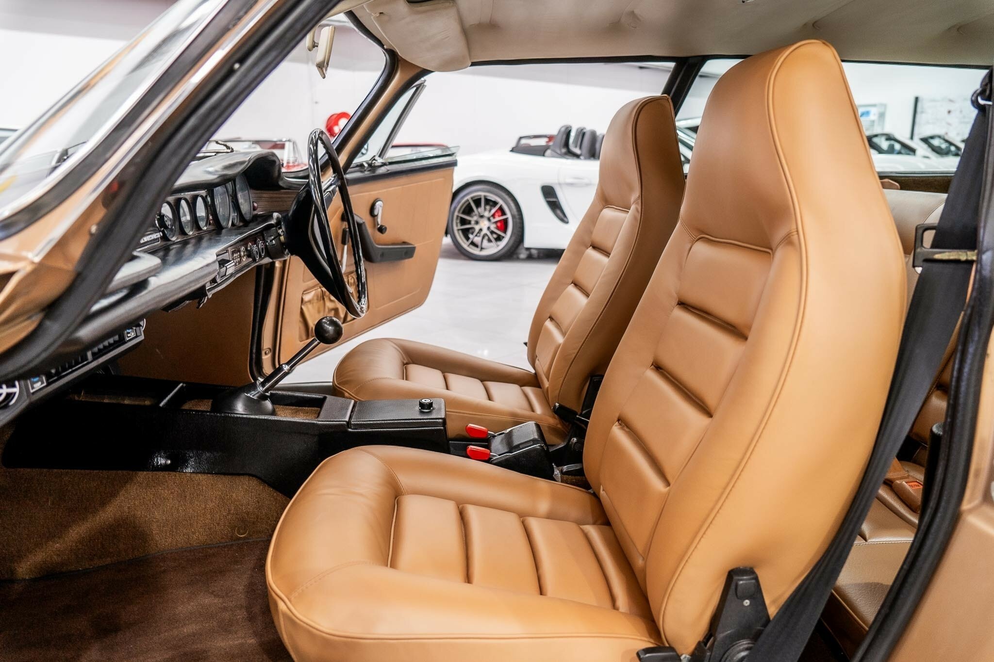 1972 VOLVO P 1800 ES 4 SP MANUAL 2D COUPE