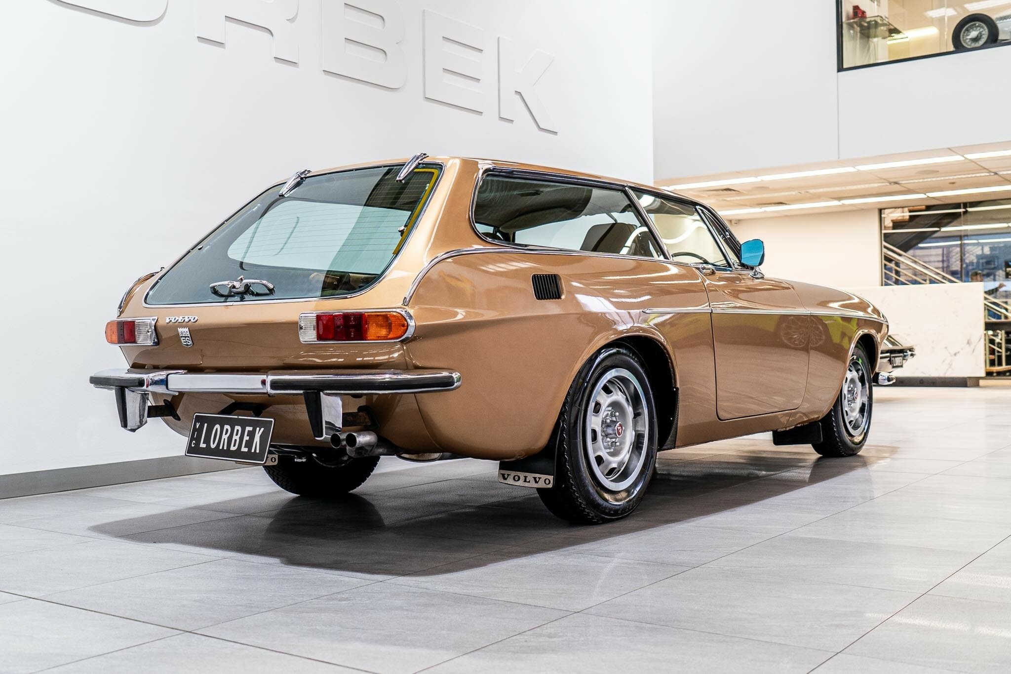 1972 VOLVO P 1800 ES 4 SP MANUAL 2D COUPE