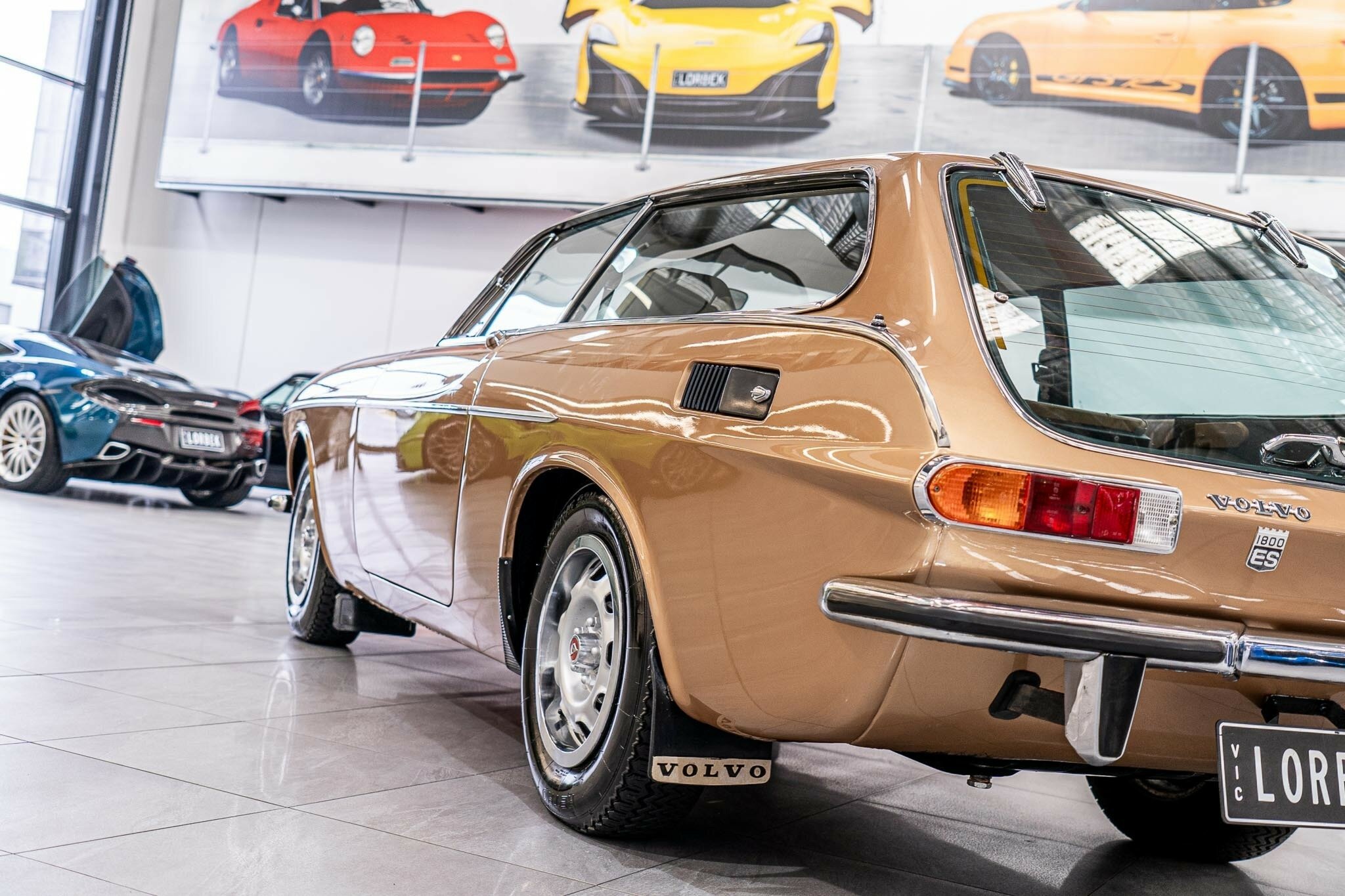 1972 VOLVO P 1800 ES 4 SP MANUAL 2D COUPE